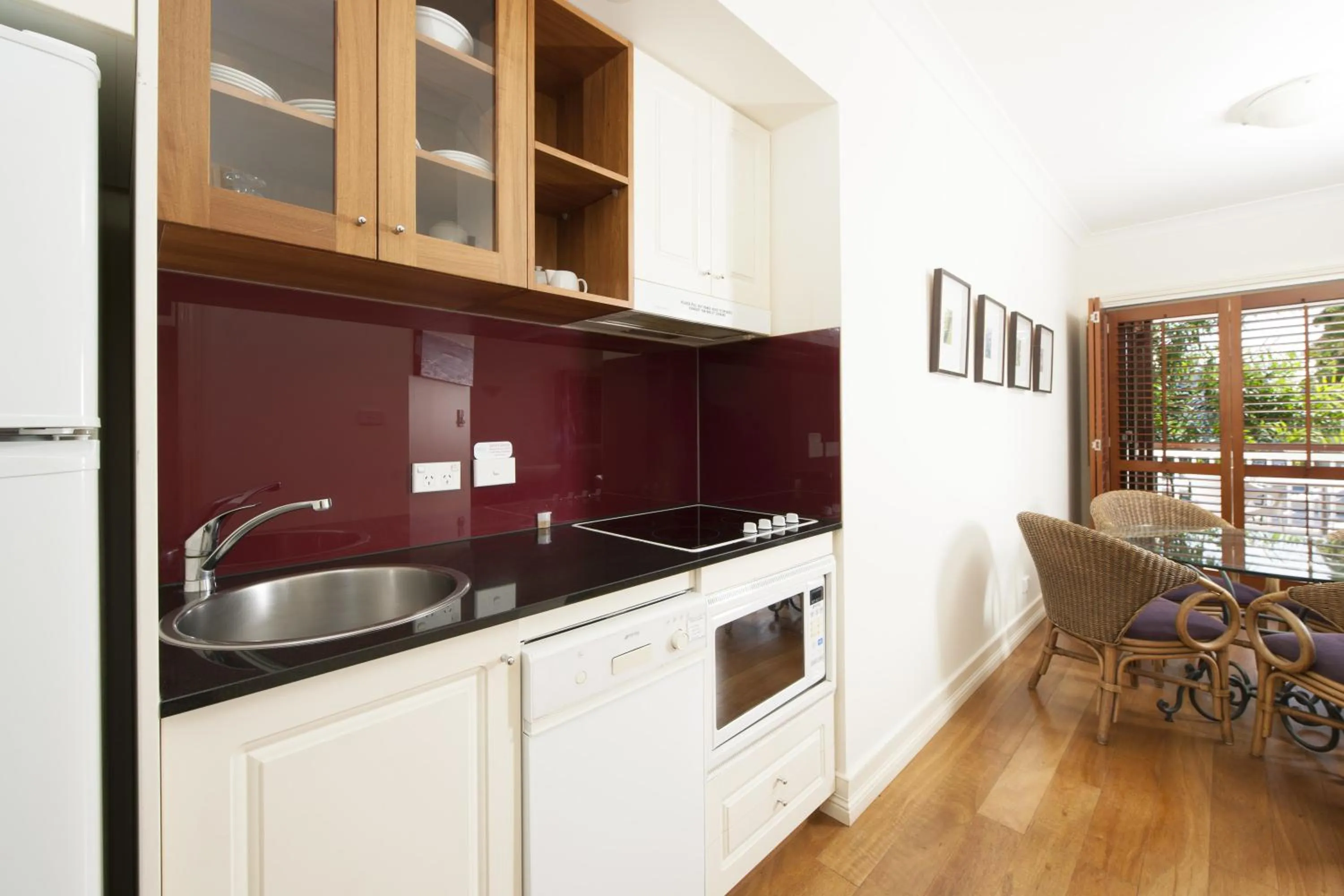 Kitchen or kitchenette in Mantra on the Inlet