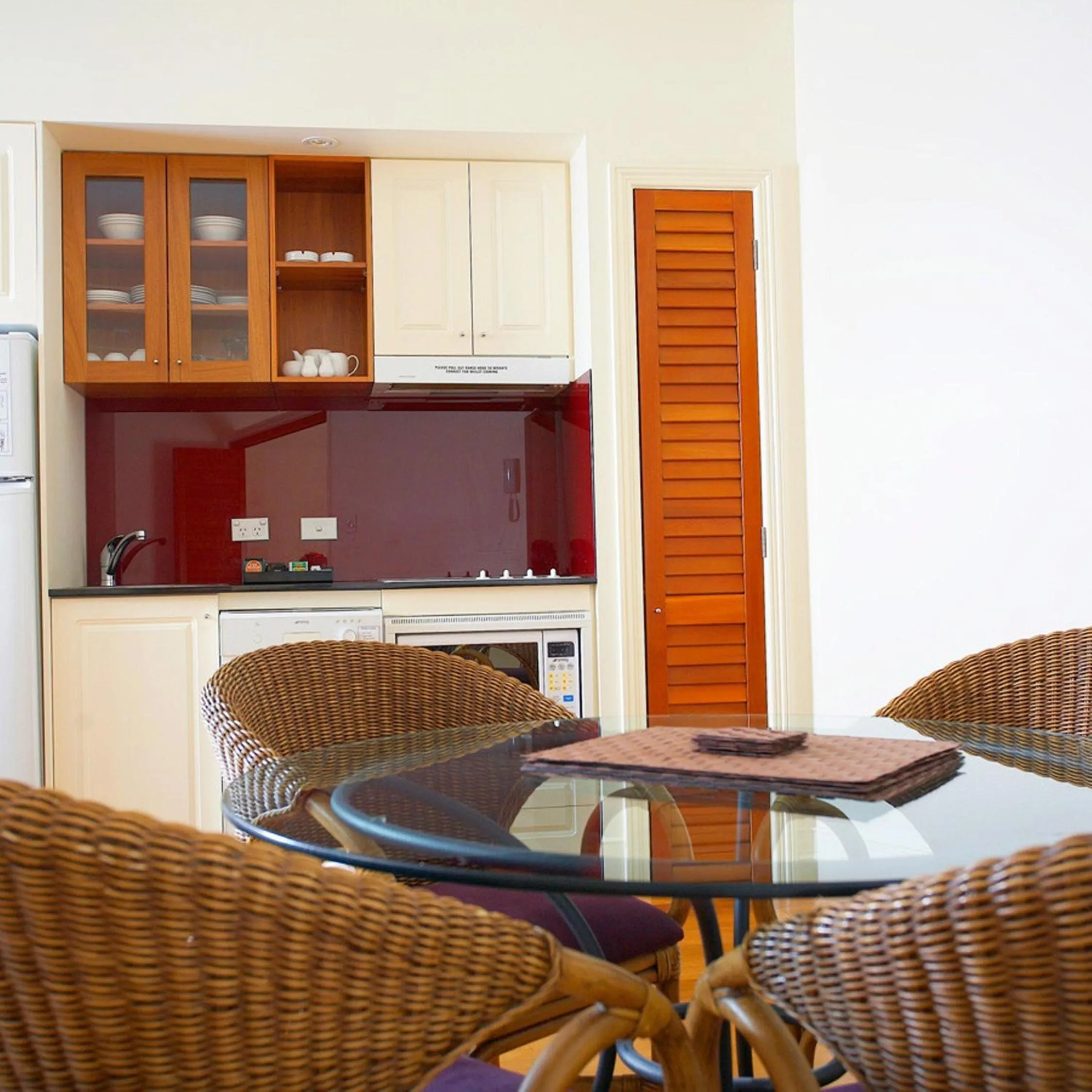 Kitchen or kitchenette in Mantra on the Inlet