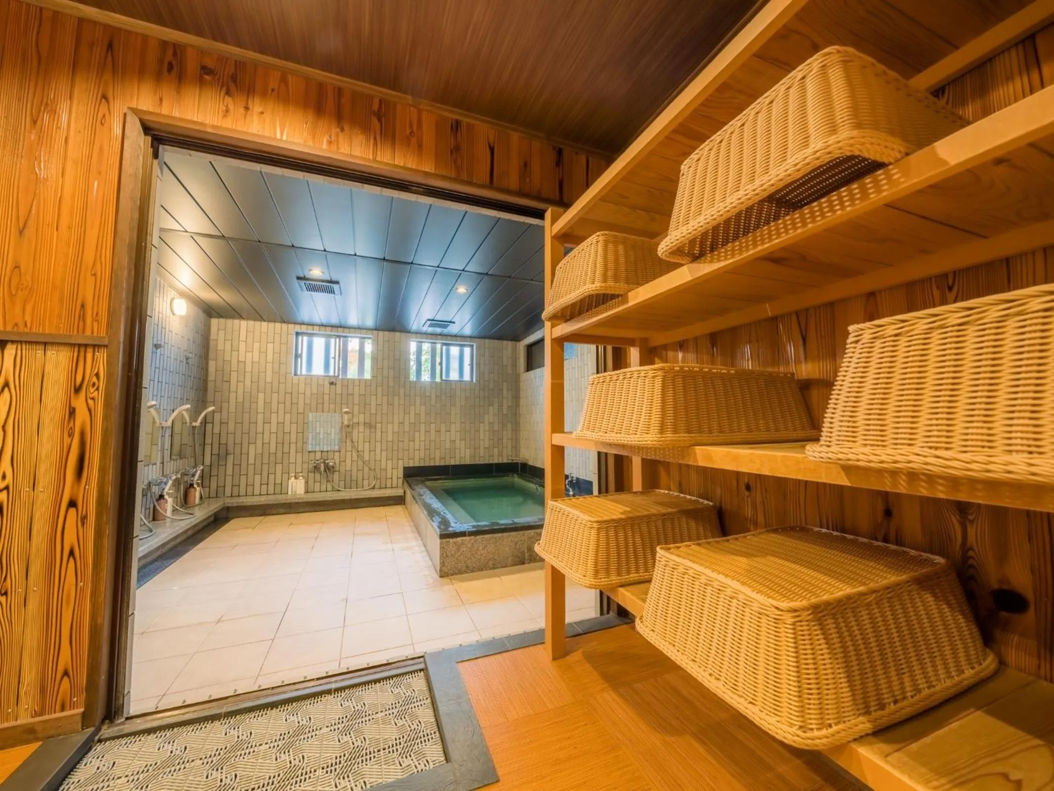 Public Bath in Koyasan Shukubo Ekoin