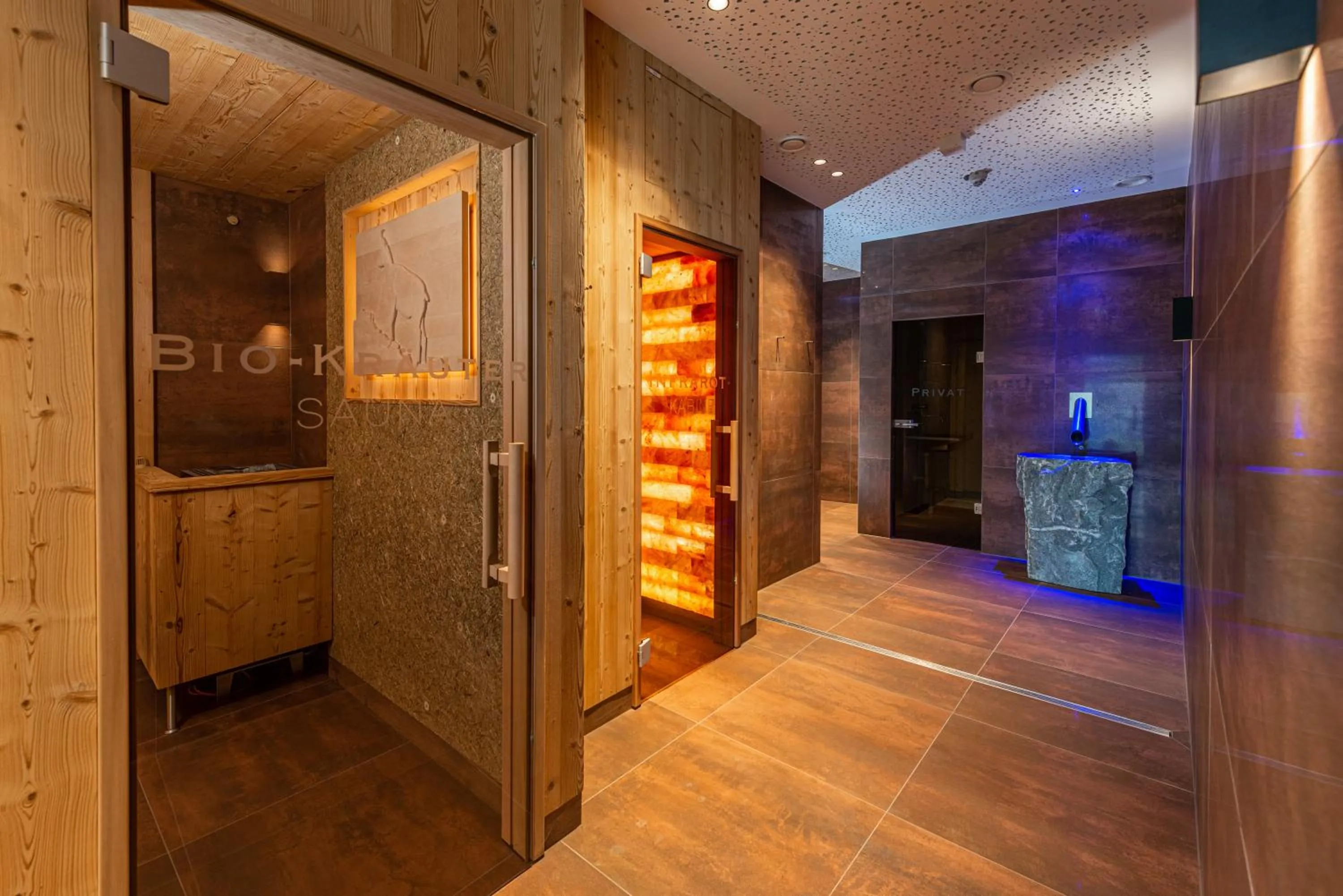 Spa and wellness centre/facilities in Skylodge Alpine Homes