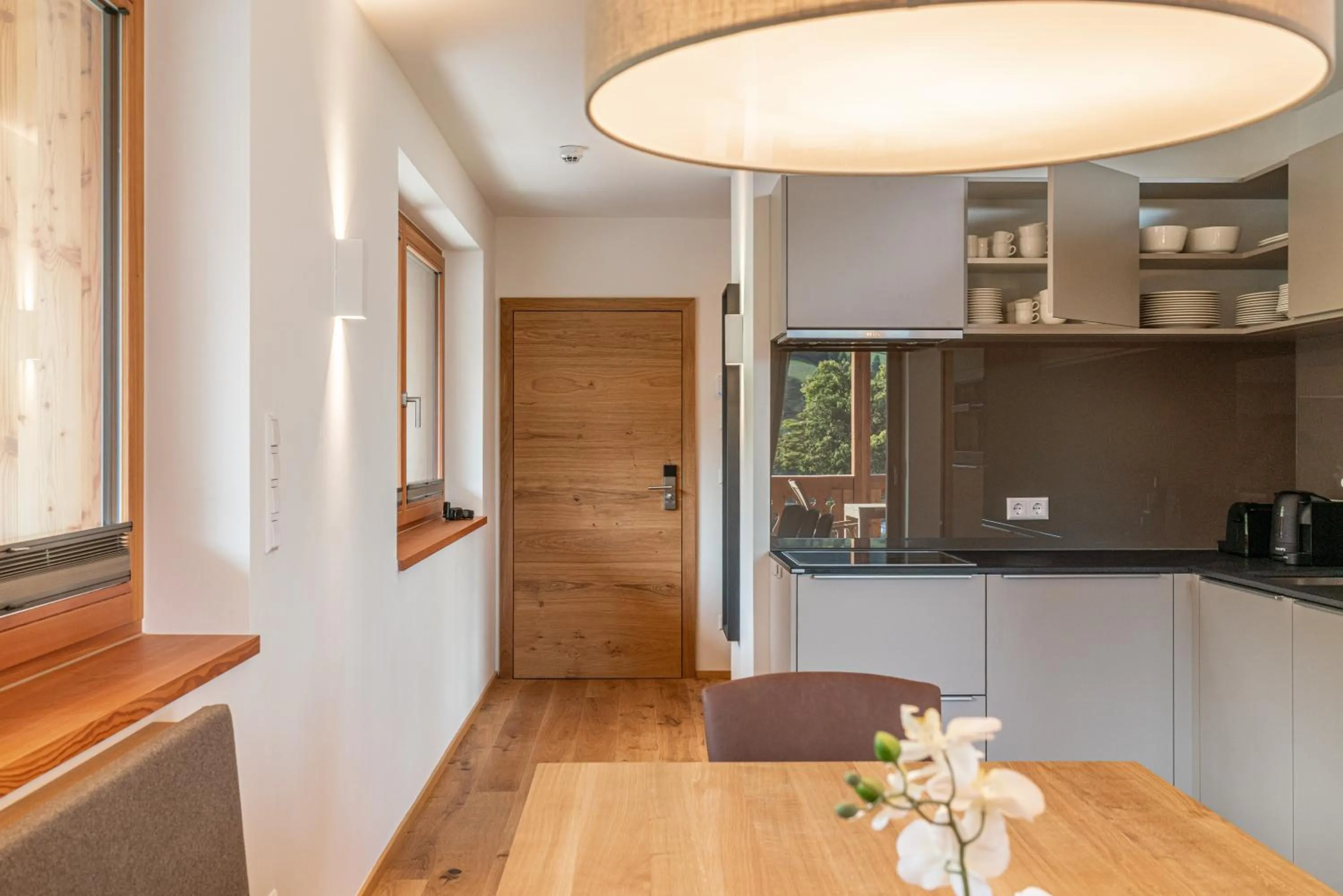 Dining area in Skylodge Alpine Homes