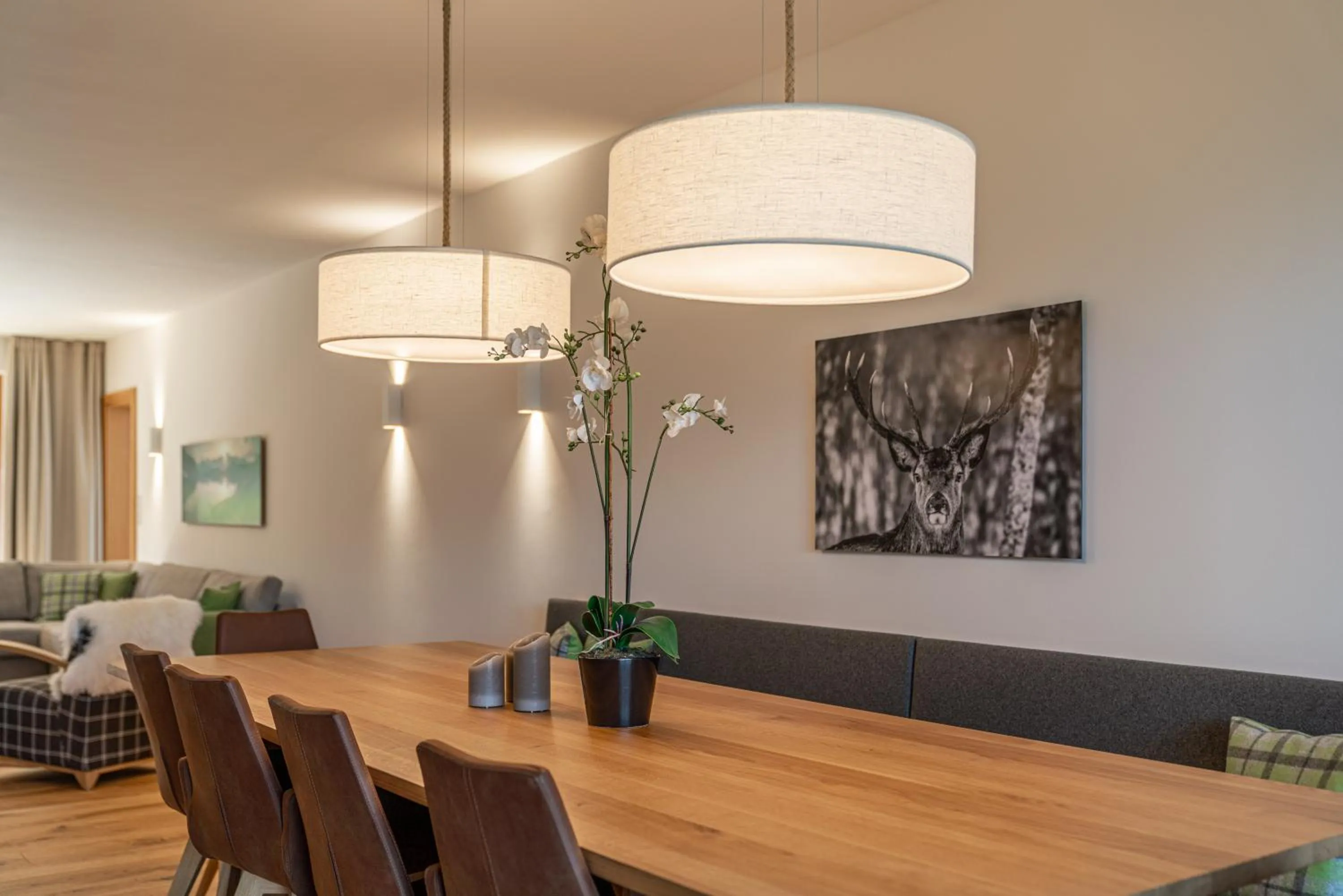 Dining area in Skylodge Alpine Homes