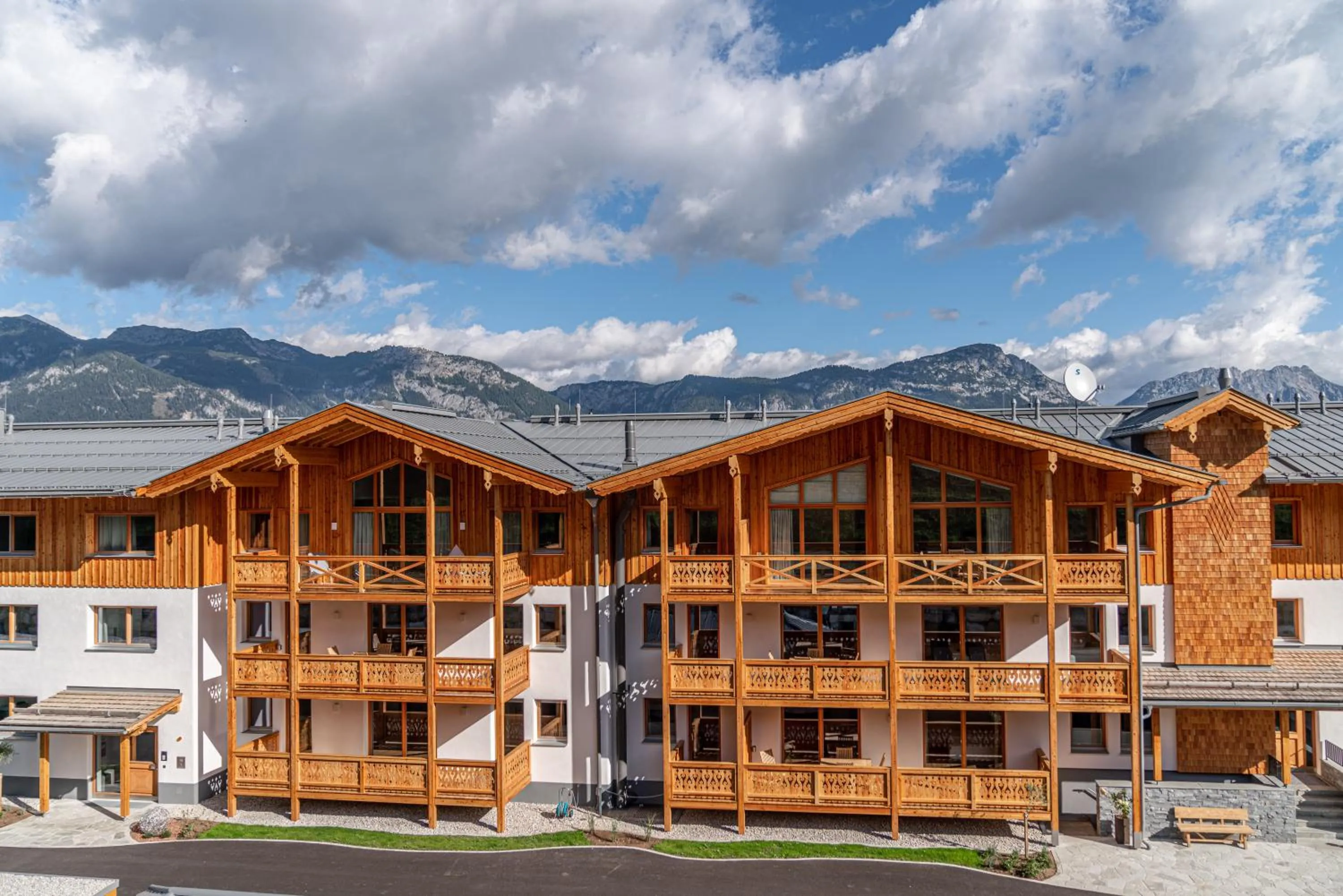 Property building in Skylodge Alpine Homes