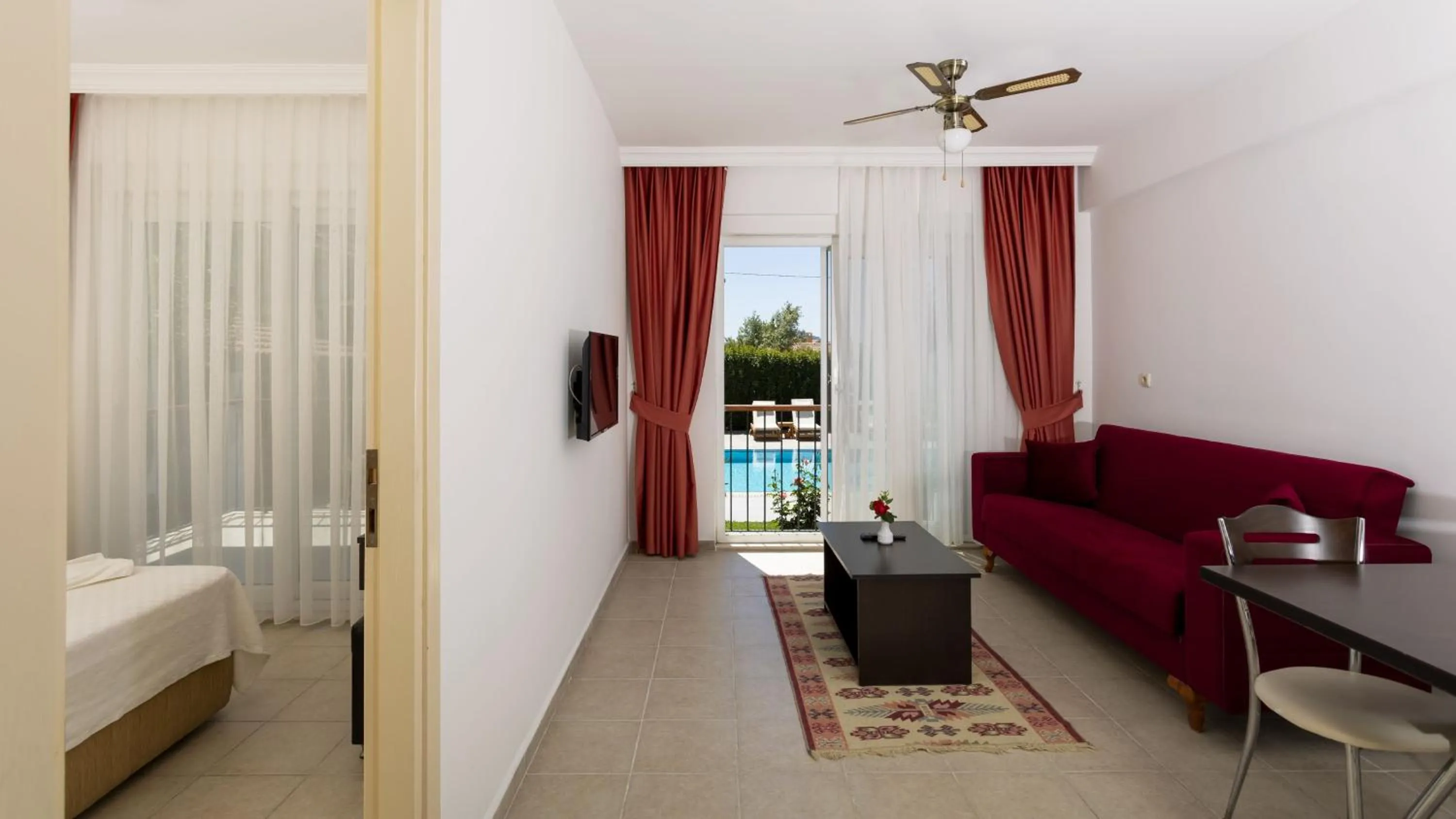 Living room, Bed in Kerem Apart Hotel