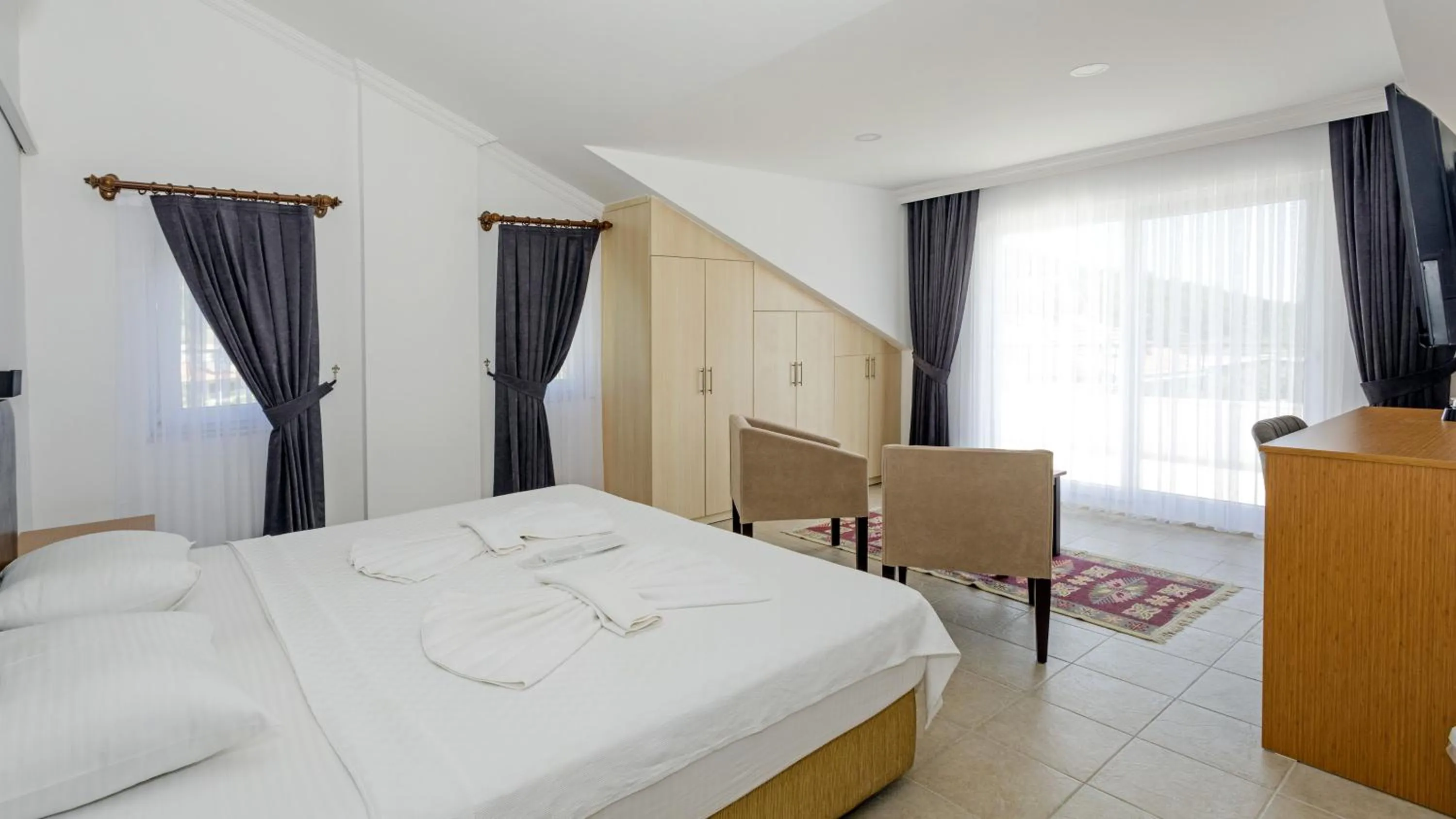 Photo of the whole room, Bed in Kerem Apart Hotel