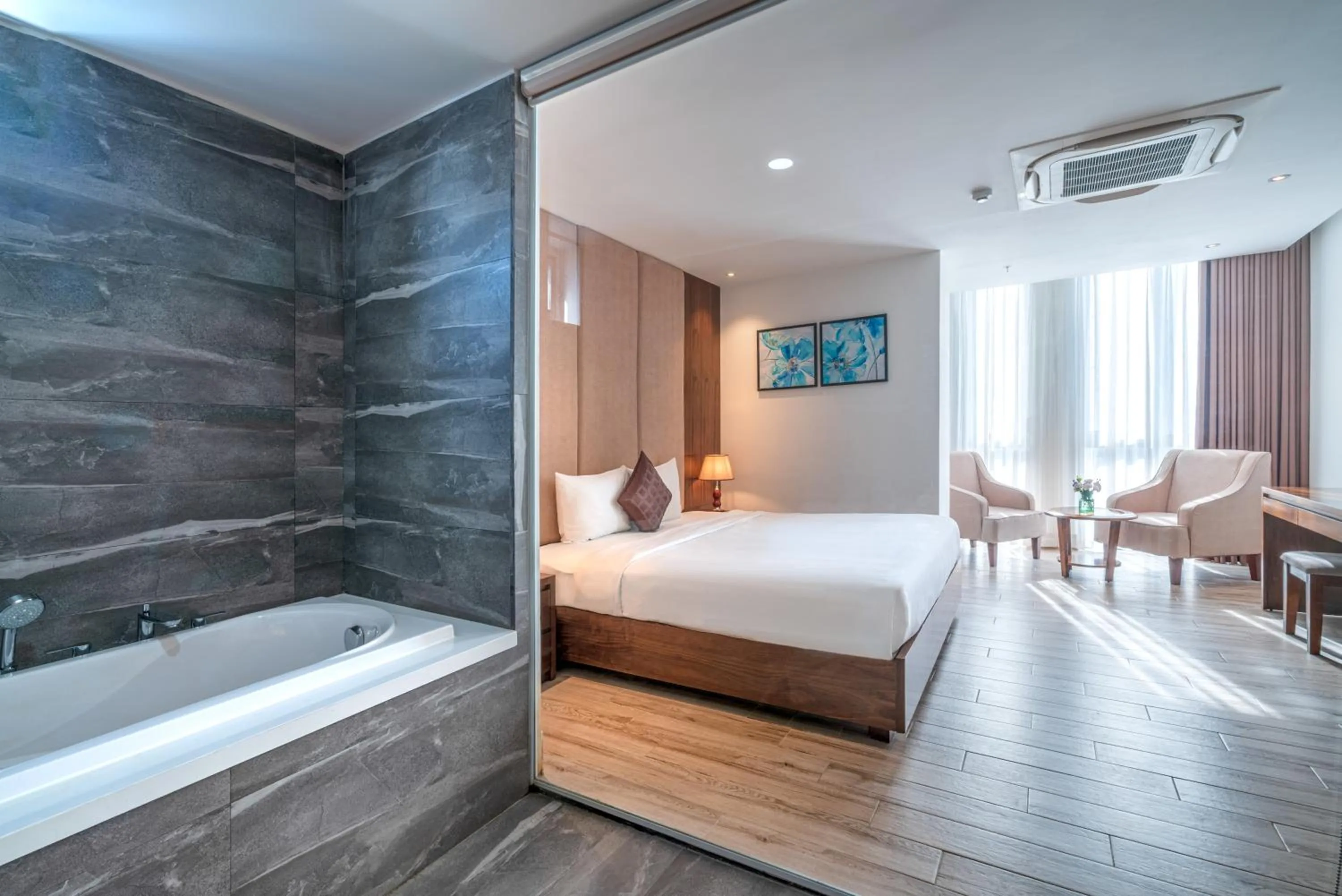 Bathroom, Bed in Greenery Hotel