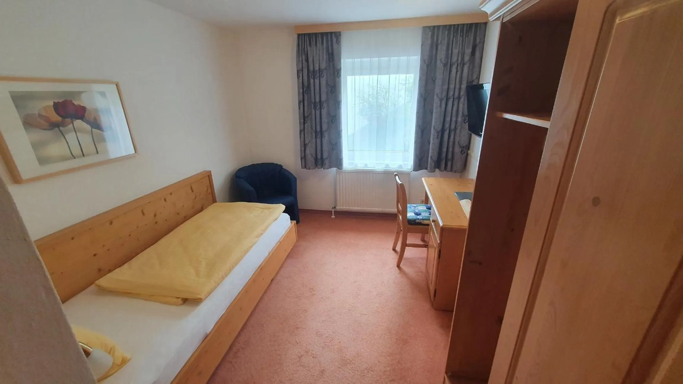 Photo of the whole room, Bed in Hotel Garni Dorfblick