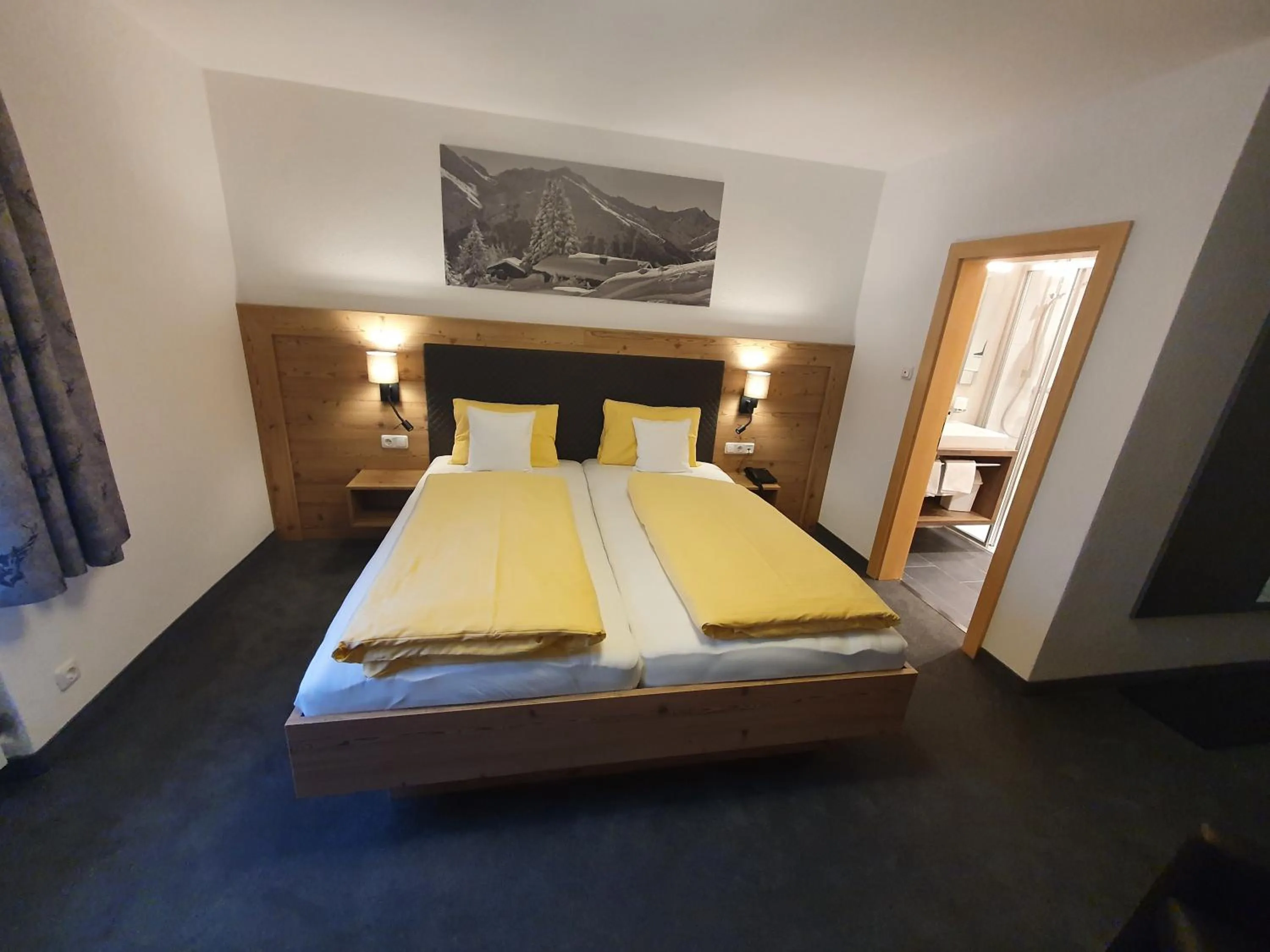 Photo of the whole room, Bed in Hotel Garni Dorfblick