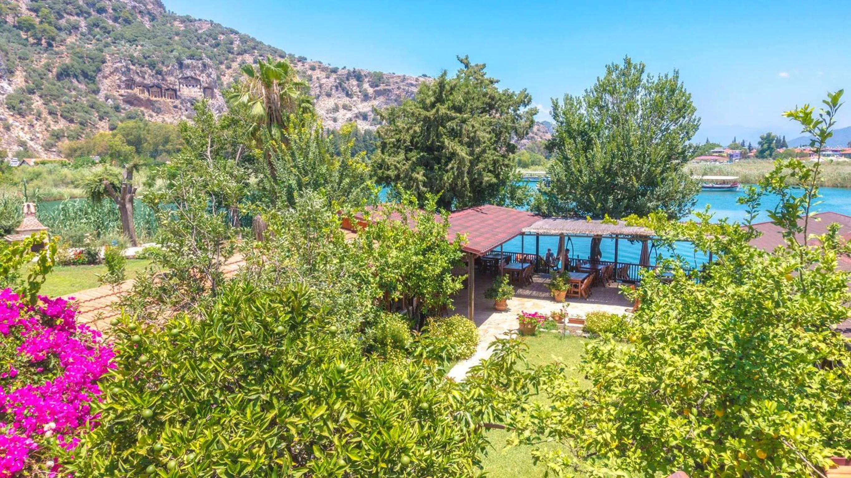 Lake view in Dalyan Pension