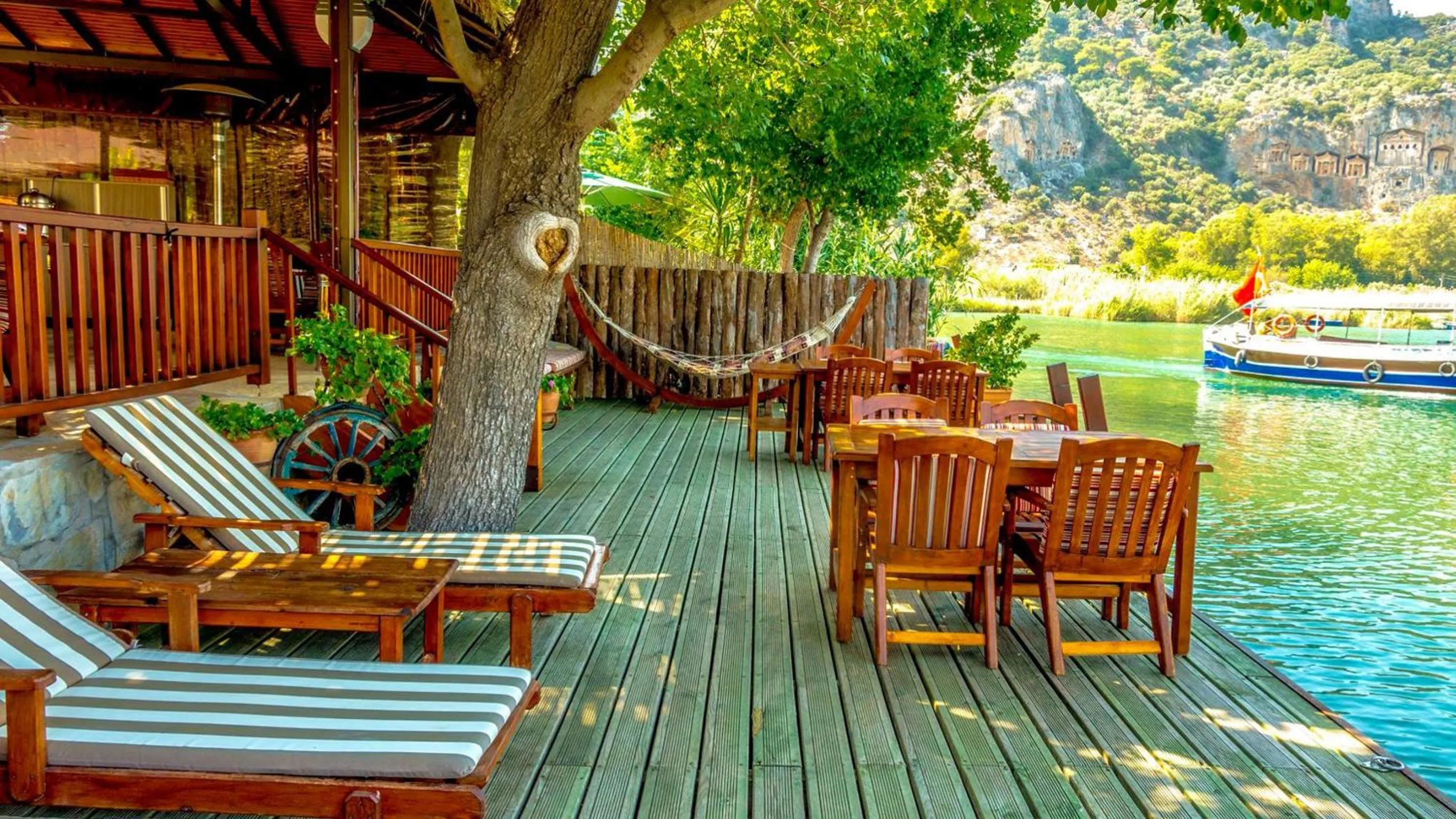 Garden in Dalyan Pension