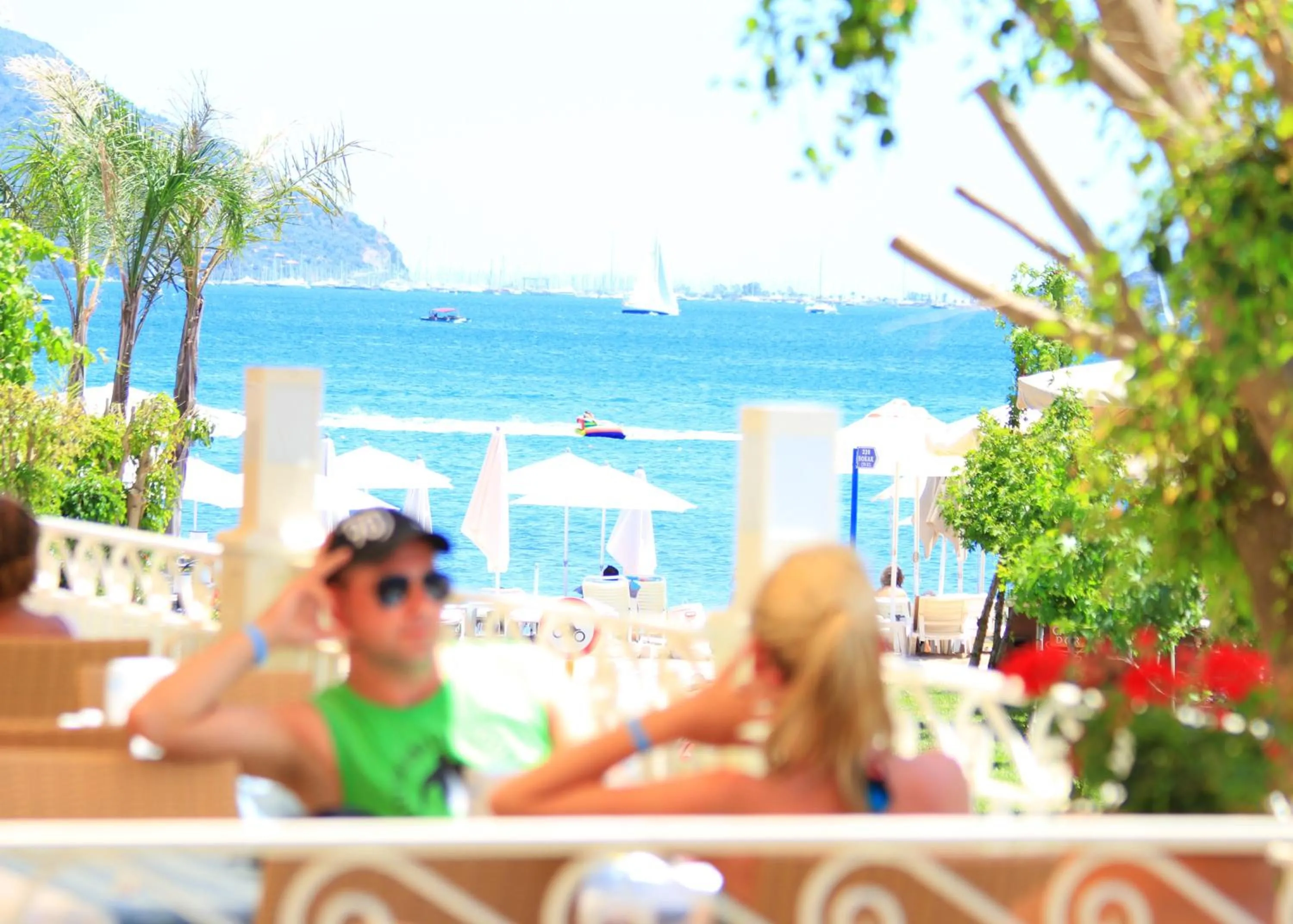 Restaurant/places to eat in Hawaii Hotel