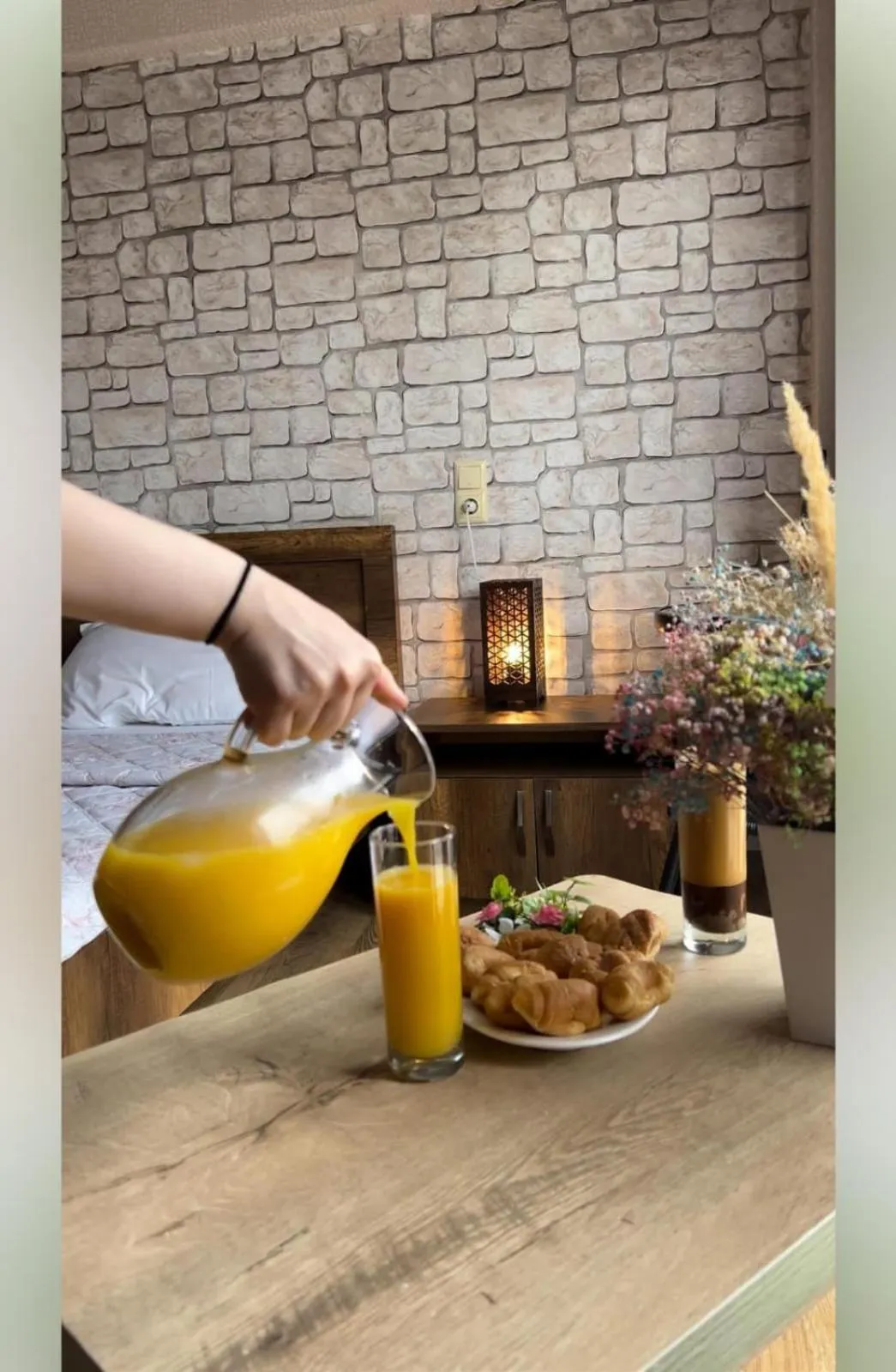 Food and drinks in Hotel Traveler