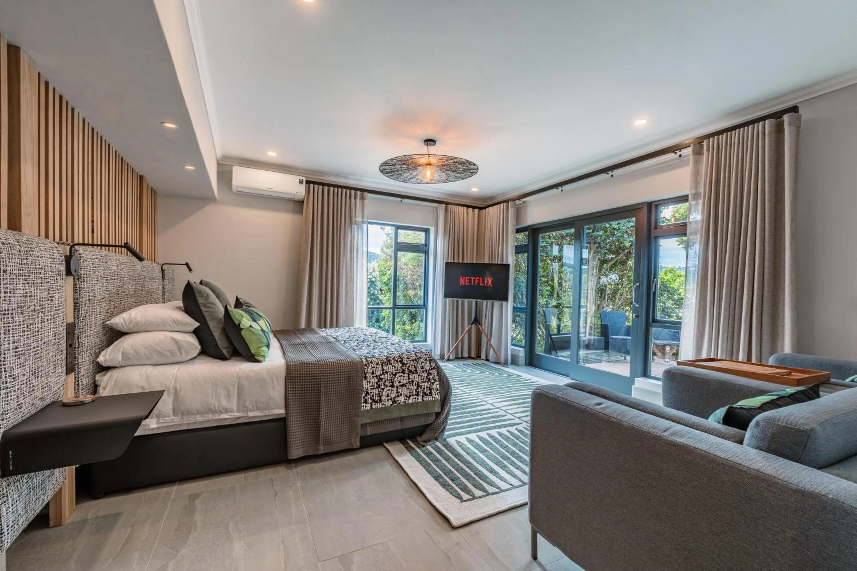 TV and multimedia in Dolphin Dunes Guesthouse