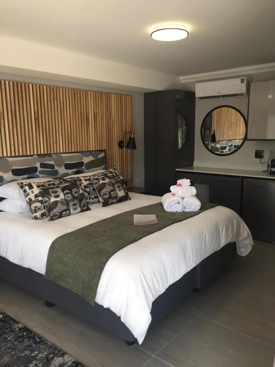 Bed in Dolphin Dunes Guesthouse