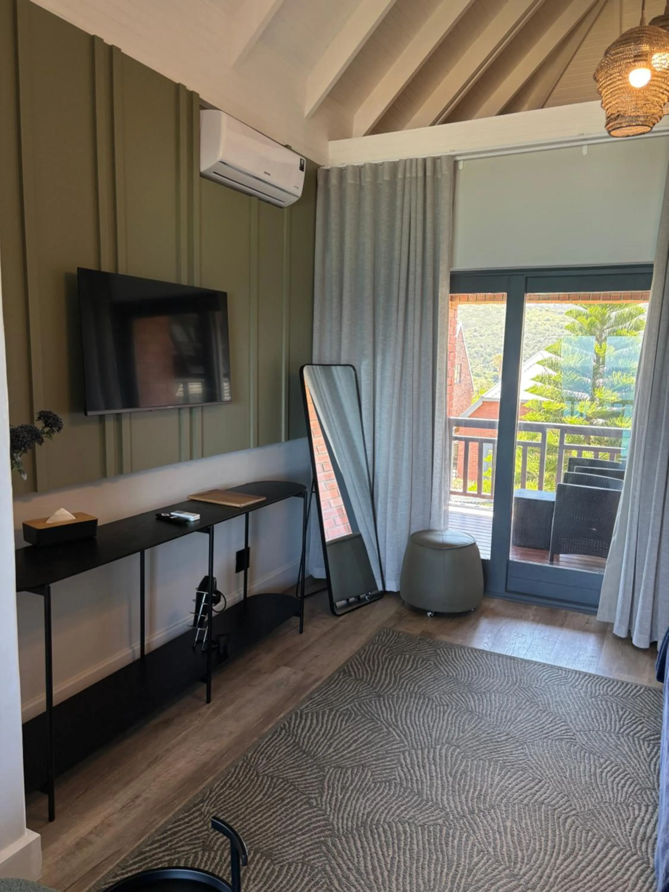 TV and multimedia in Dolphin Dunes Guesthouse