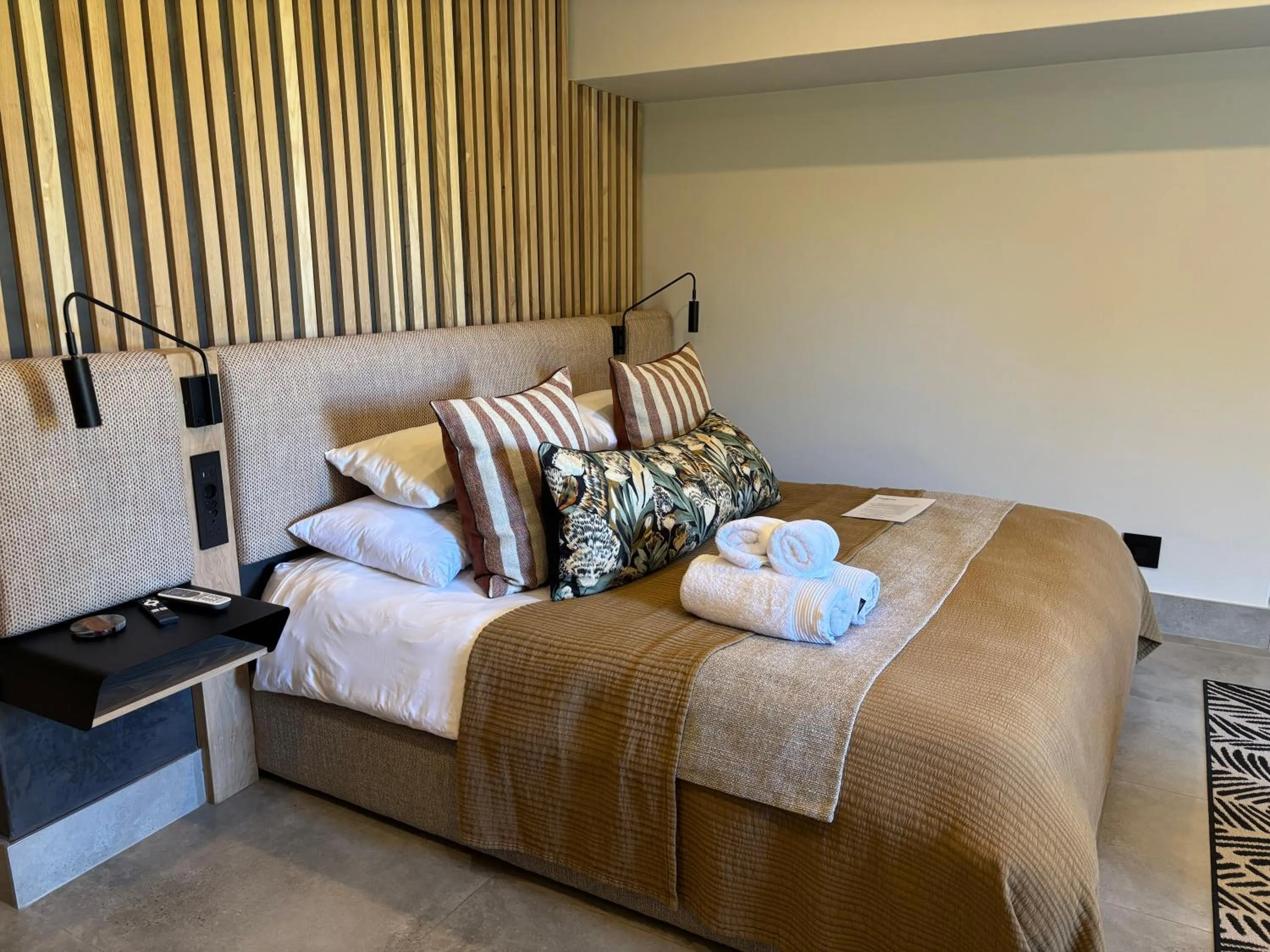 Bed in Dolphin Dunes Guesthouse