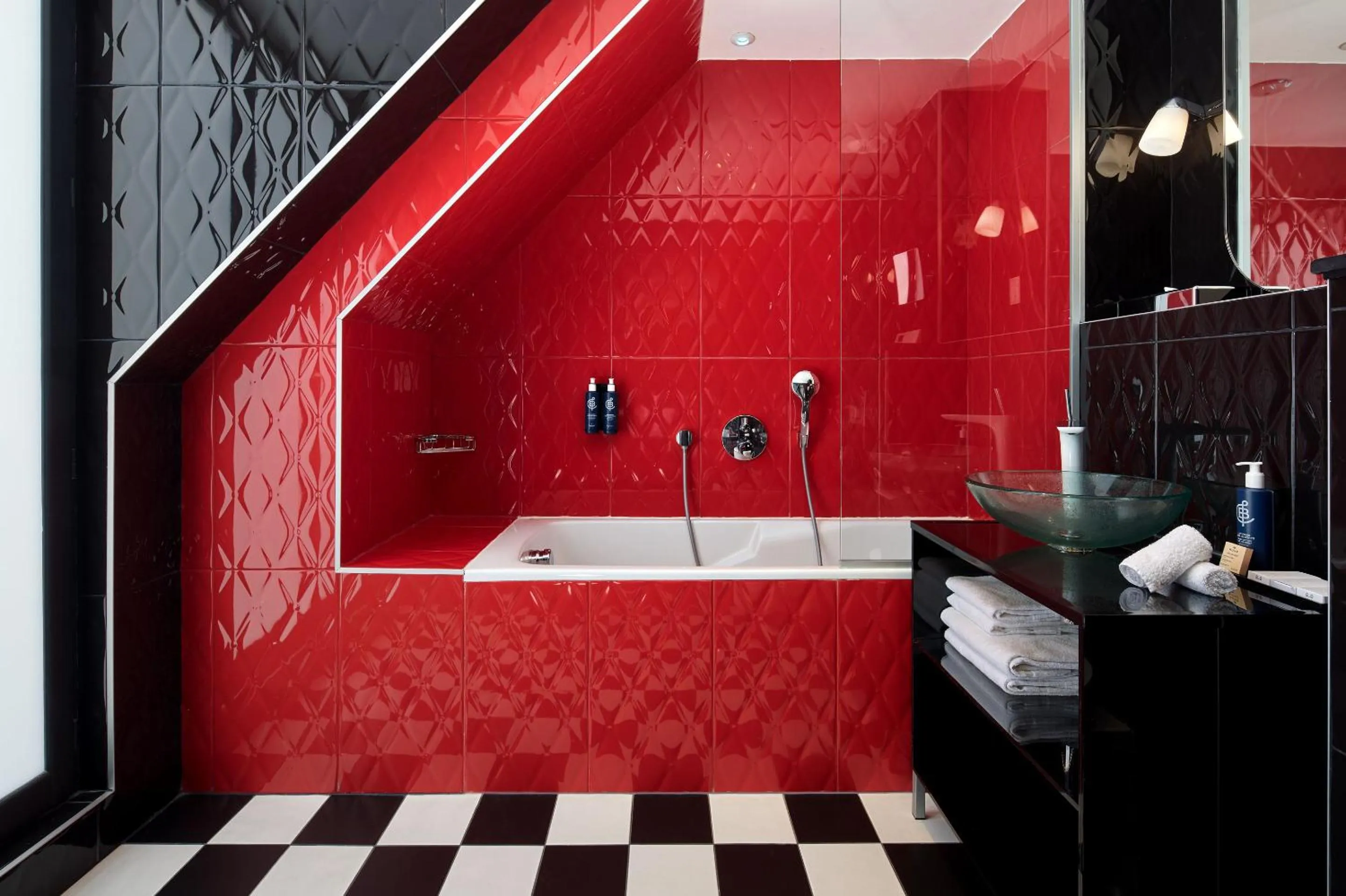 Bathroom in Platine Hotel