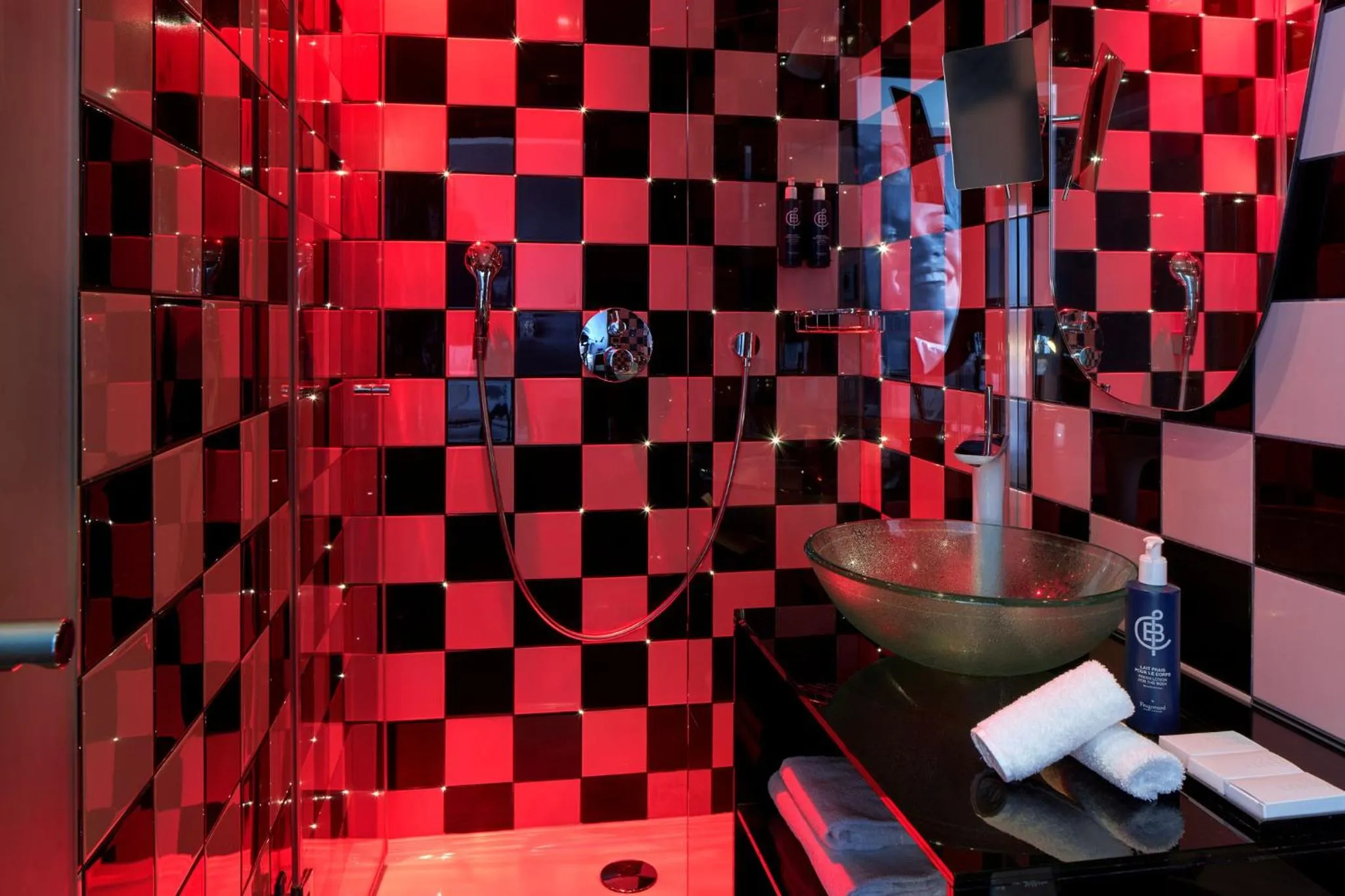 Bathroom in Platine Hotel