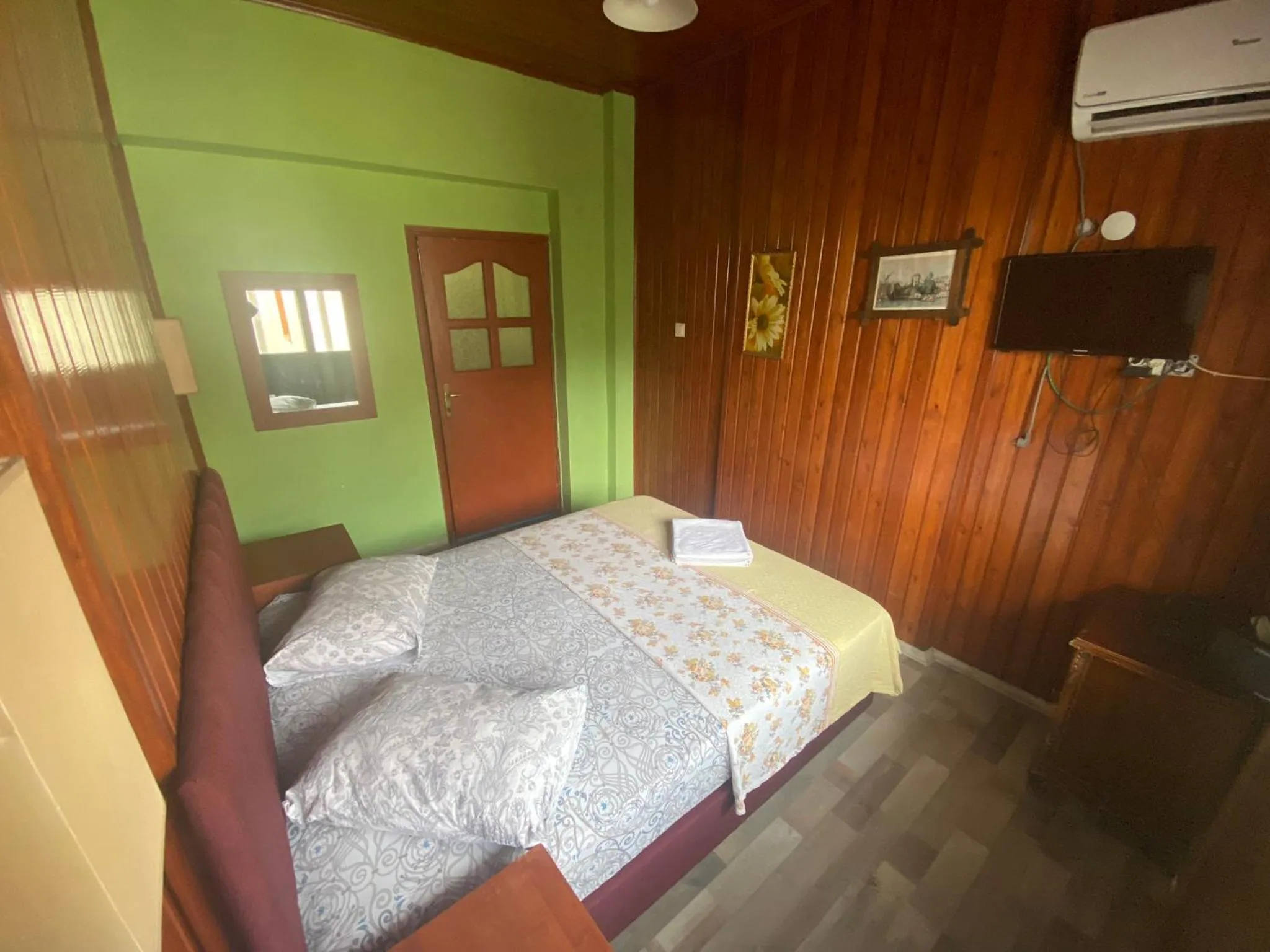 Bed in Camel Apartment