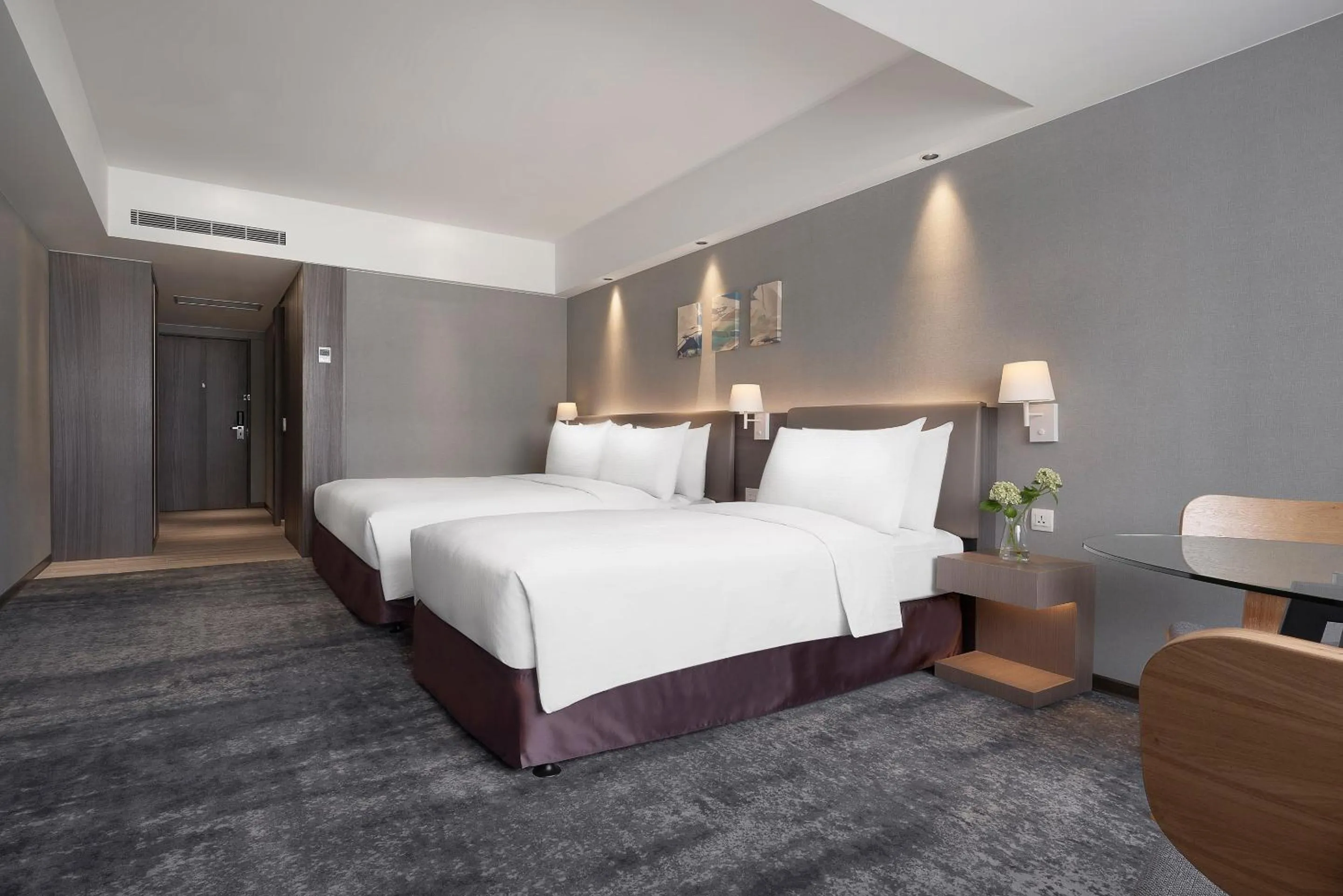 Photo of the whole room, Bed in ILLUME Taipei