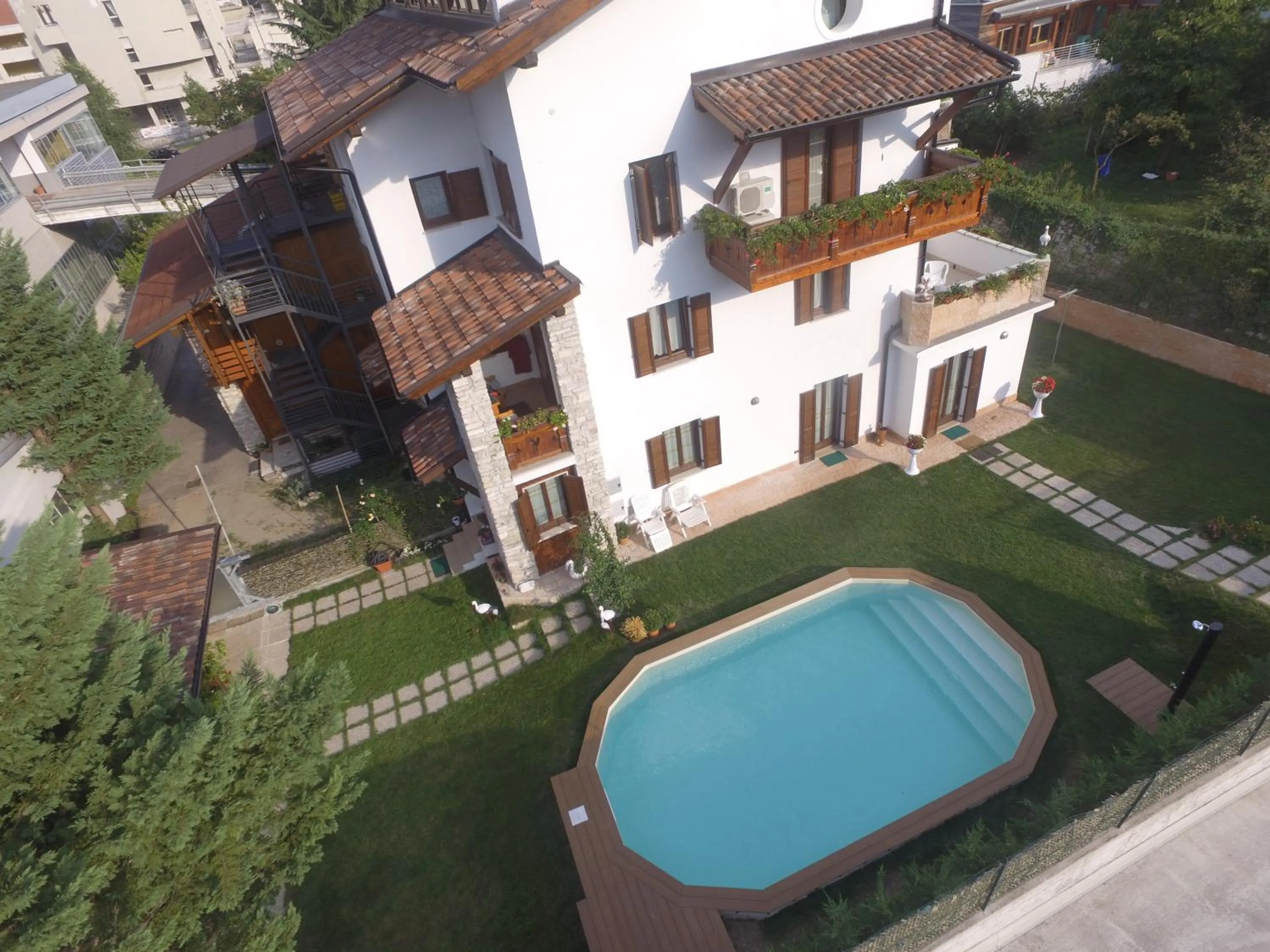 Swimming pool in Le Cicogne