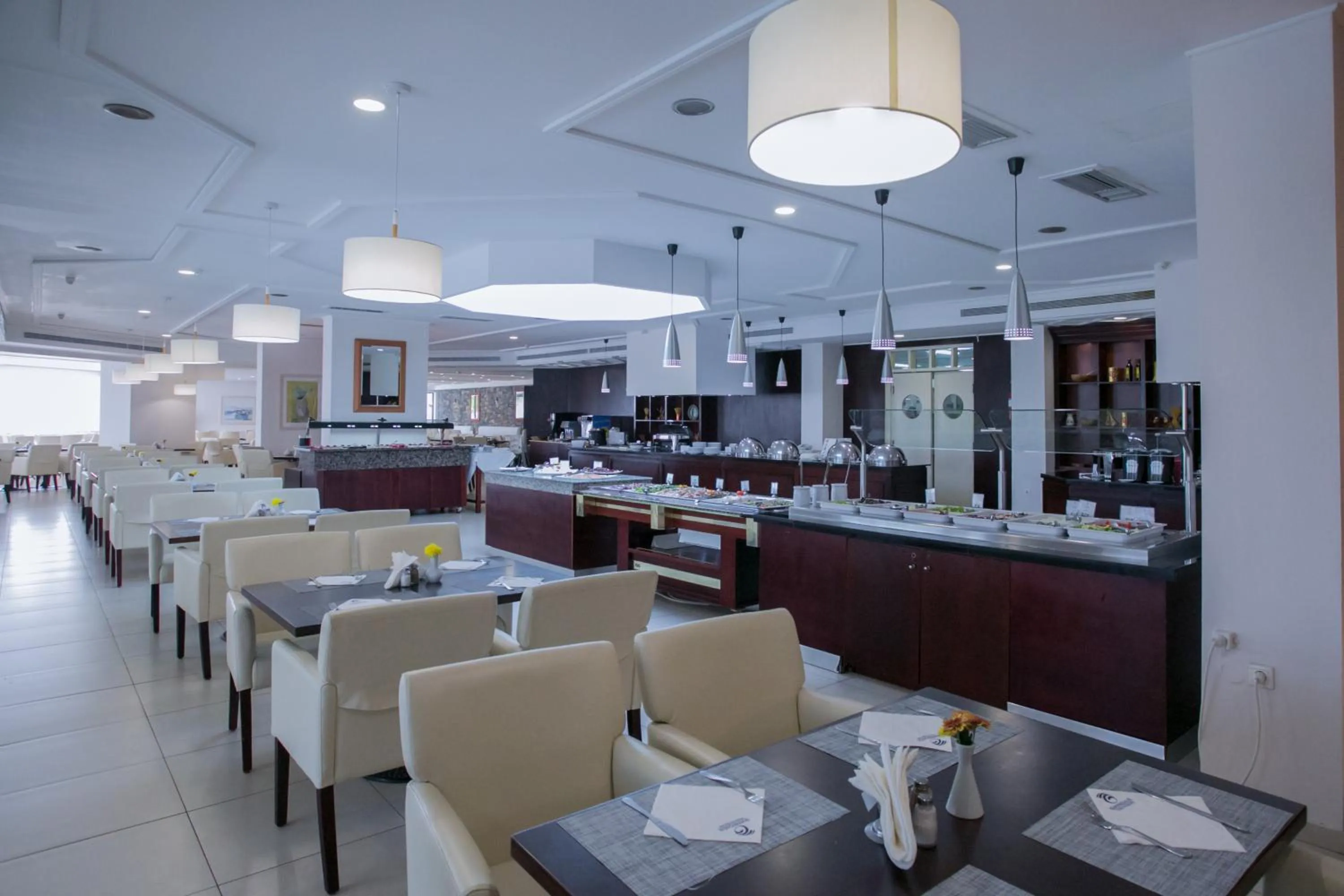 Restaurant/places to eat in Almyra Resort