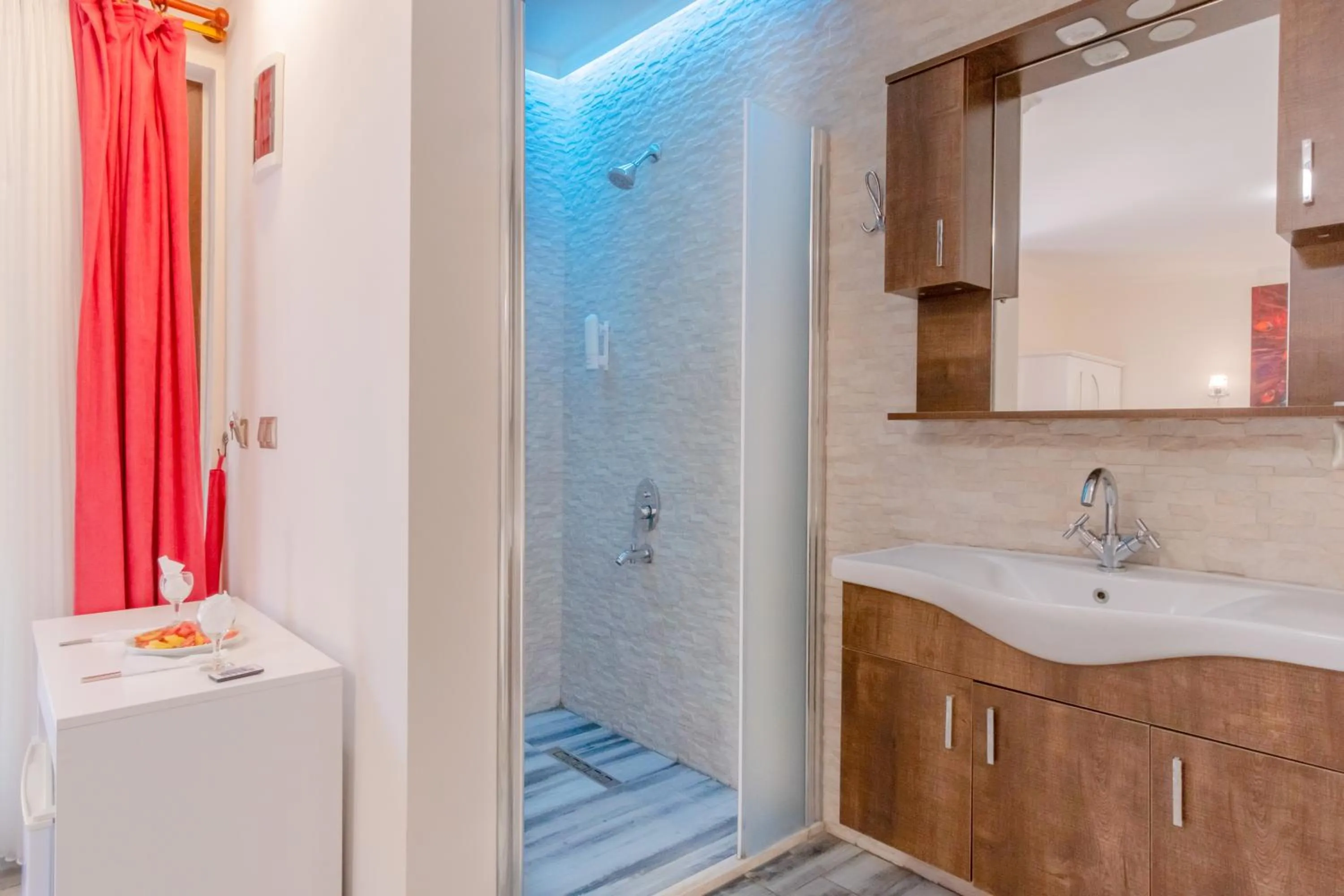 Bathroom in Club Pink Palace Hotel