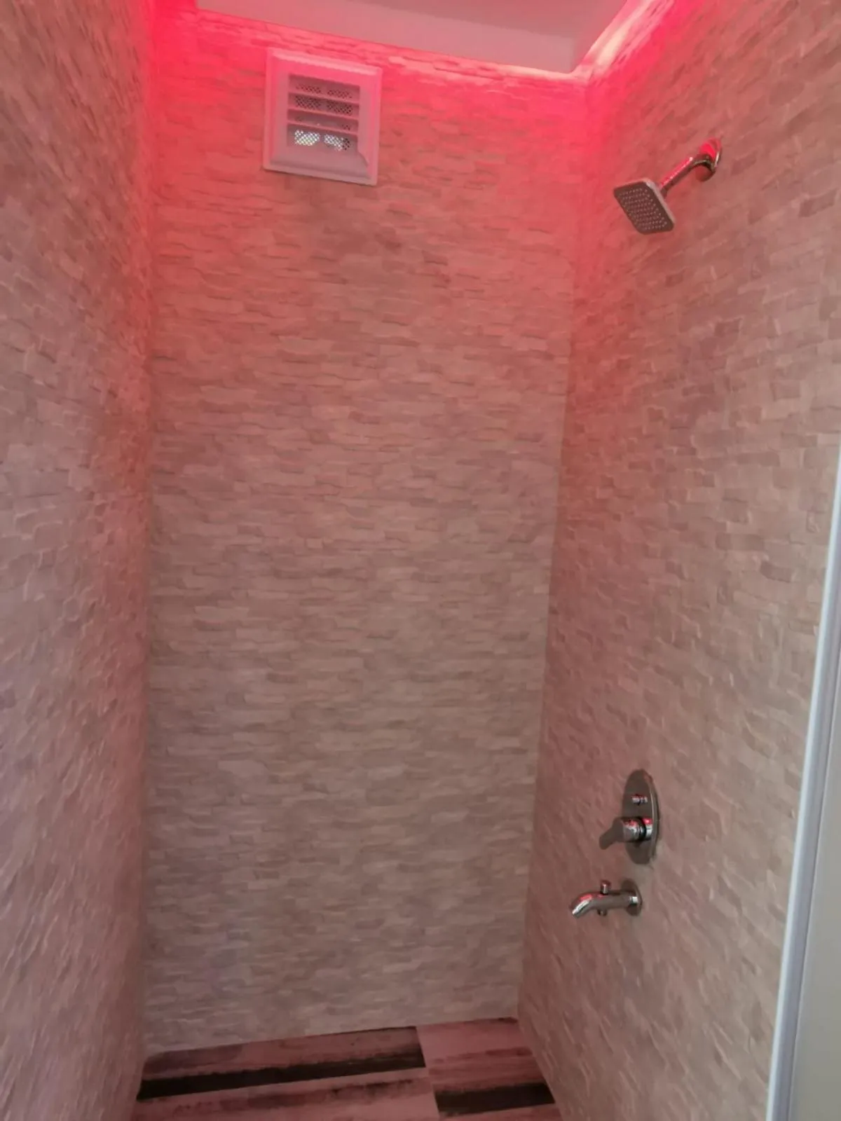 Bathroom in Club Pink Palace Hotel