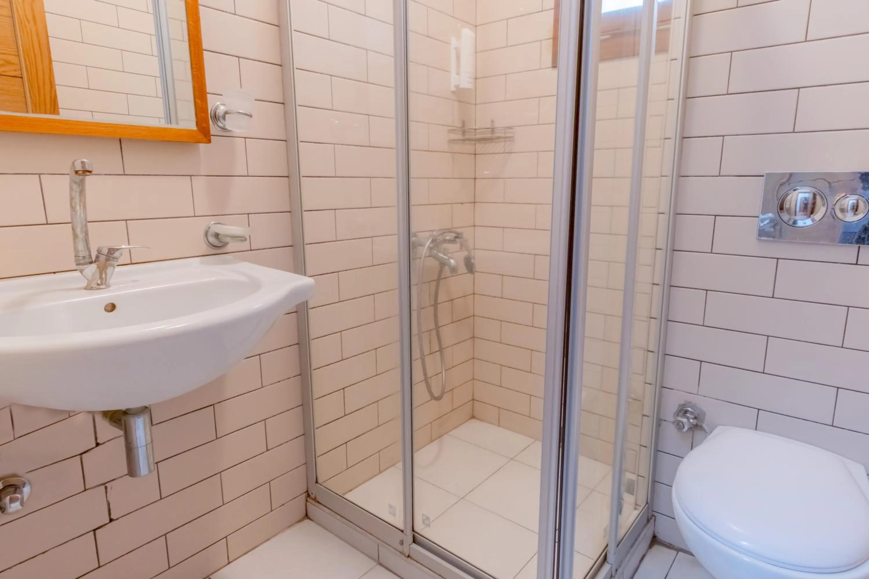 Bathroom in Club Pink Palace Hotel