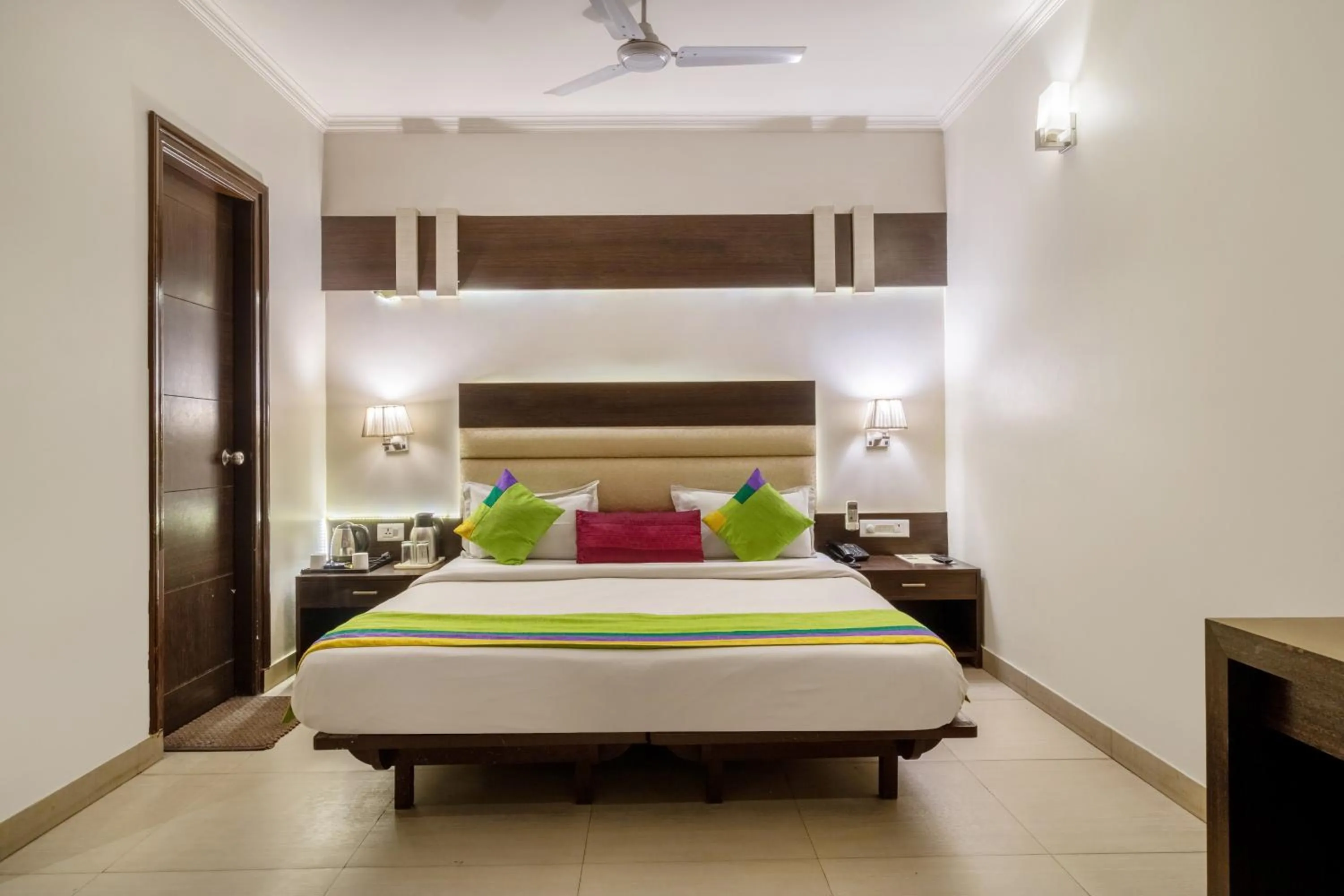 Bed in Treebo Natraj - Jaipur