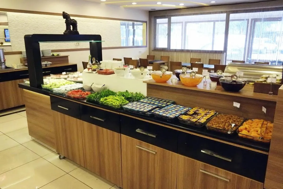 Restaurant/places to eat in Hotel Helen Park