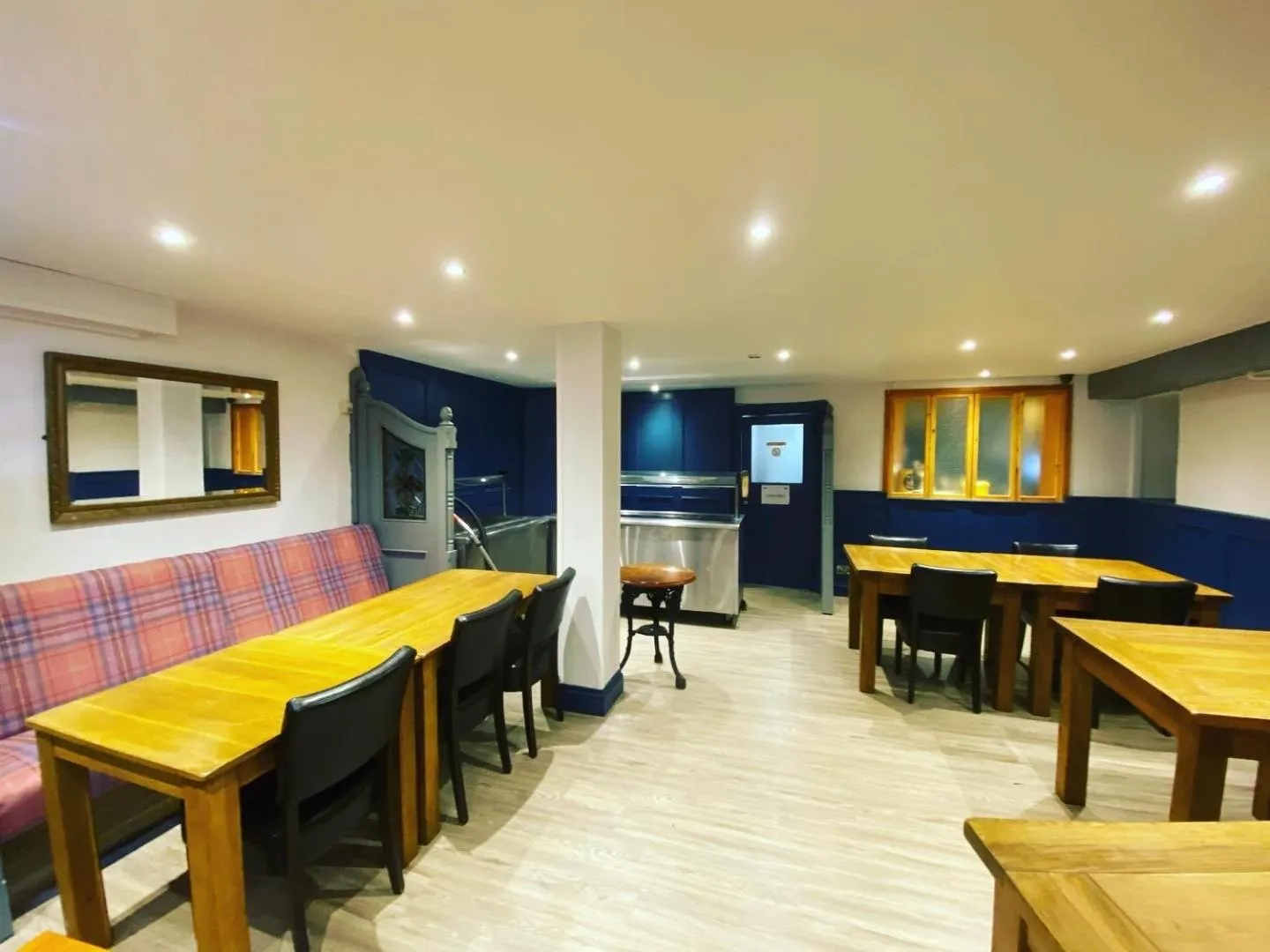 Restaurant/places to eat in Plas Coch Hotel Ltd