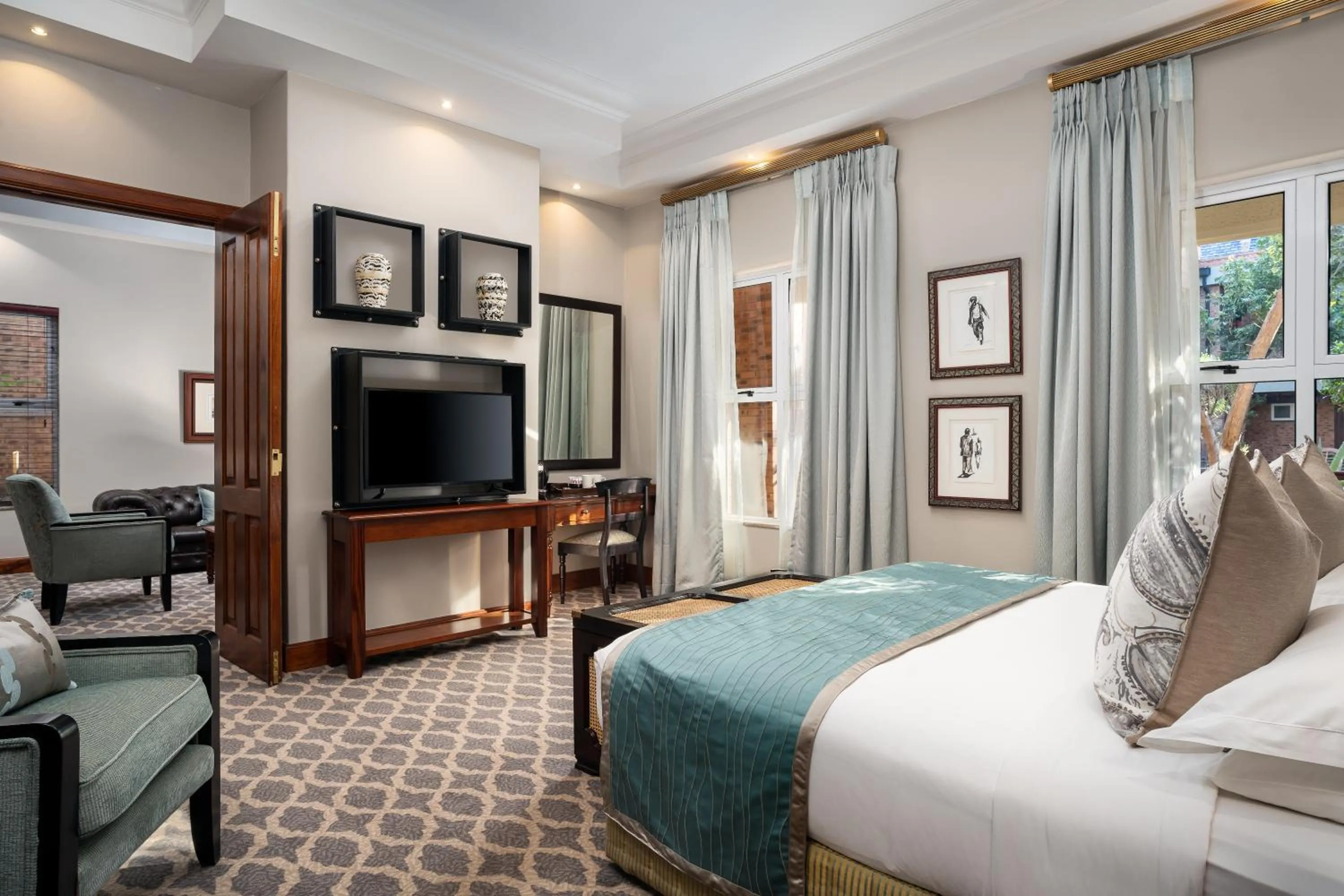 TV and multimedia, Bed in Premier Hotel Quatermain