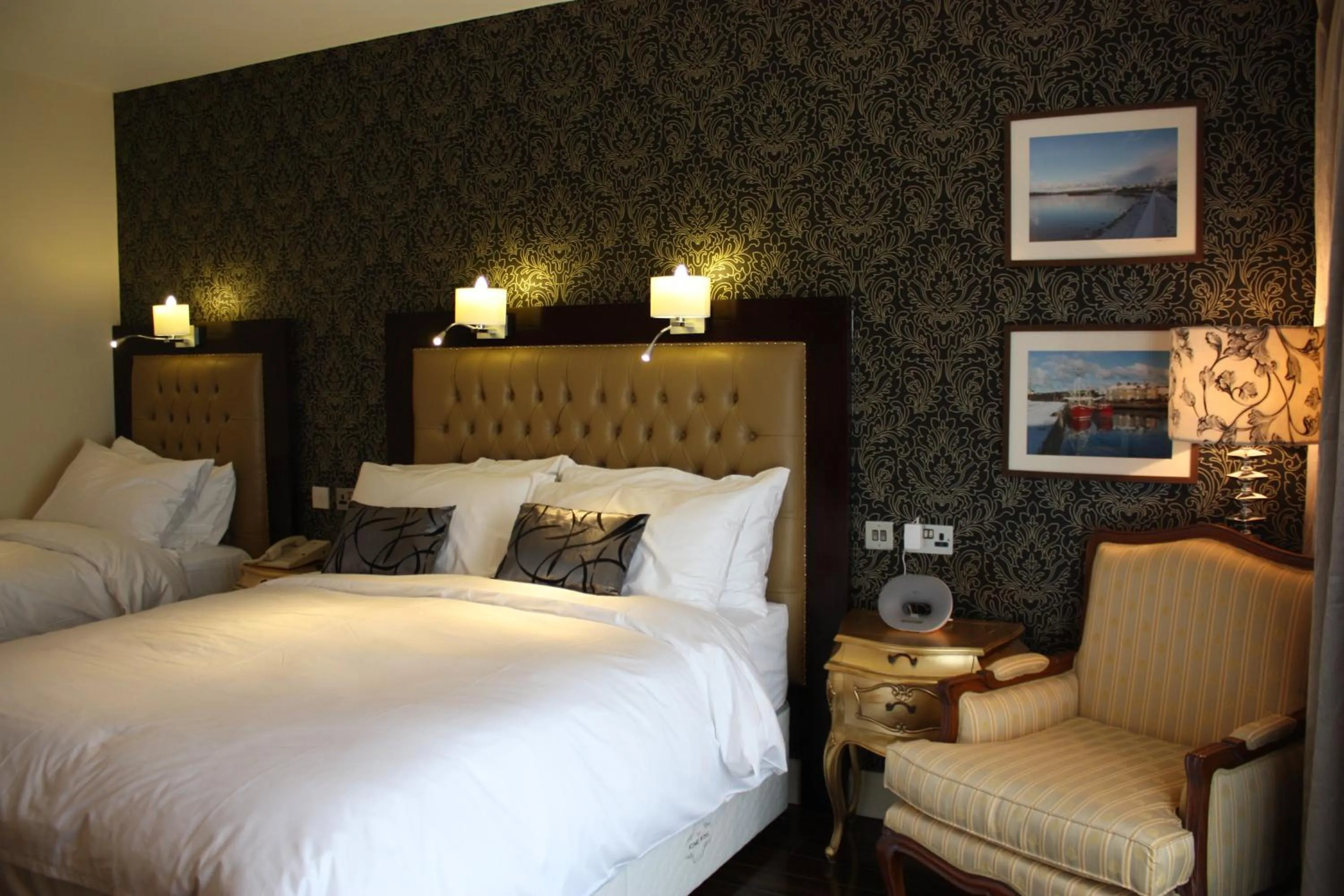 Bedroom, Bed in The Talbot Hotel