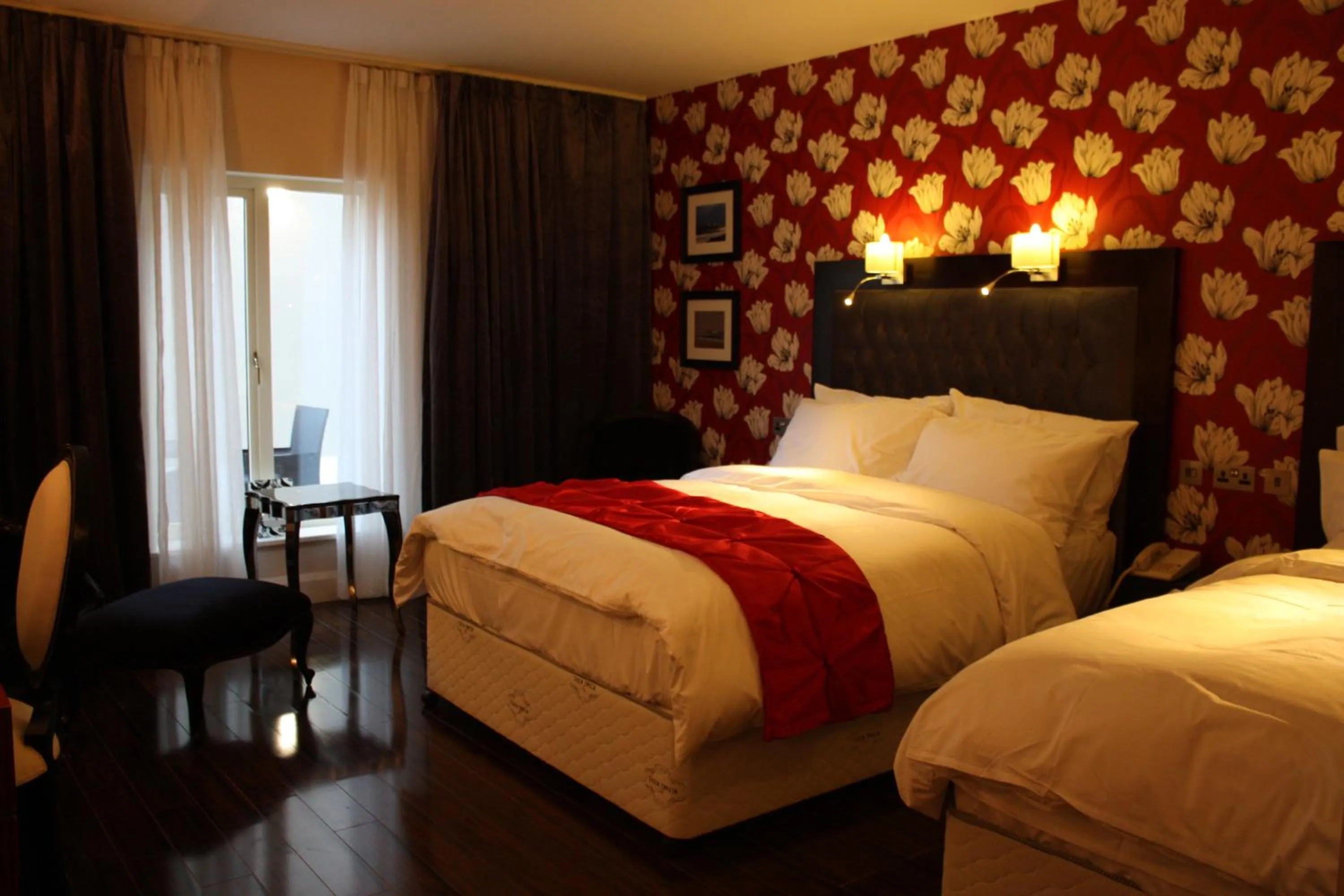 Bedroom, Bed in The Talbot Hotel