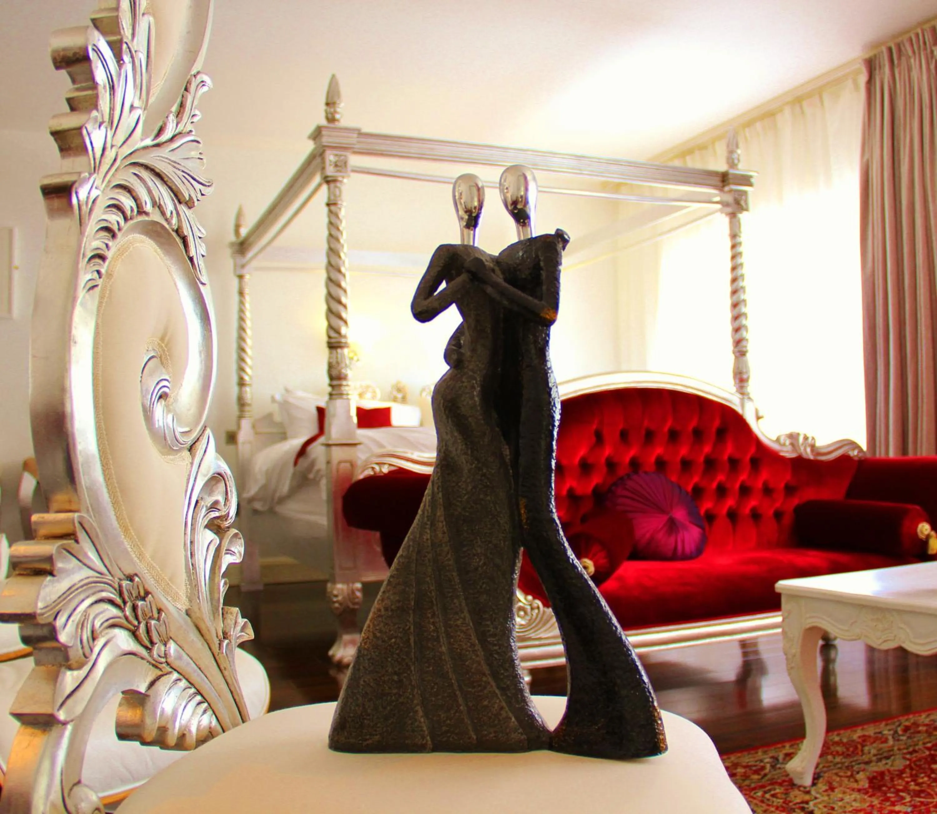 Bed in The Talbot Hotel