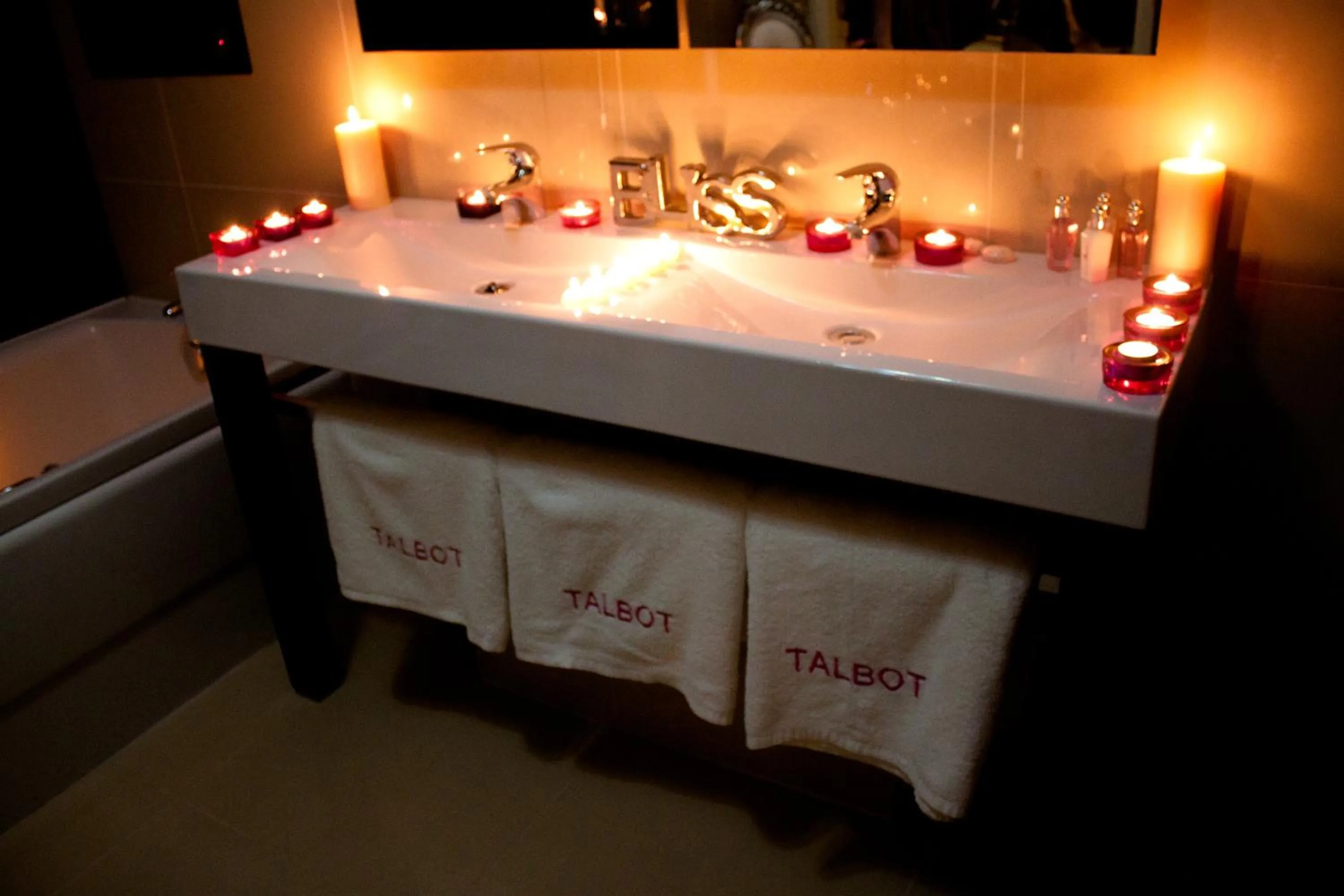 Bathroom in The Talbot Hotel