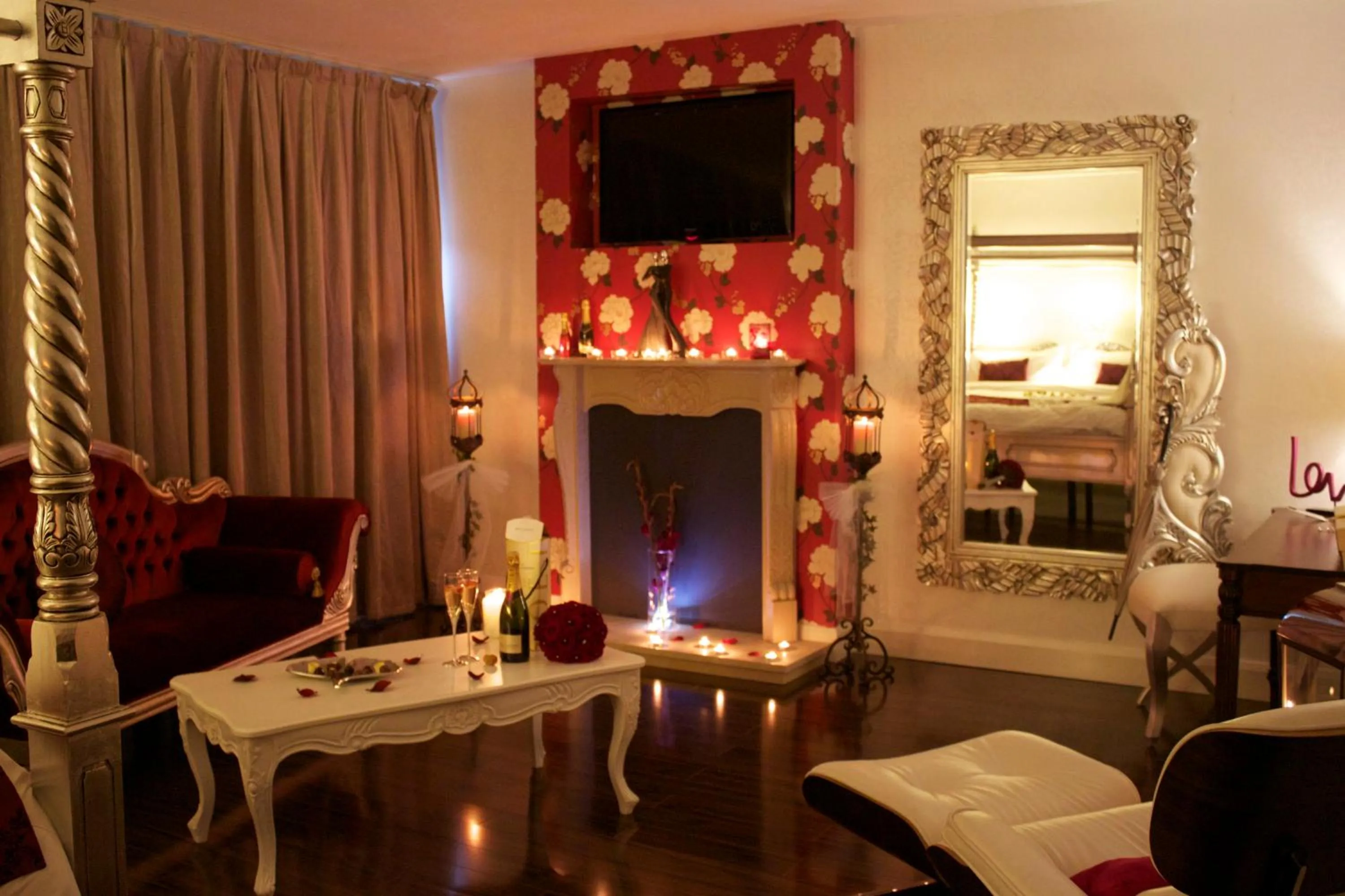 Bedroom, Bed in The Talbot Hotel