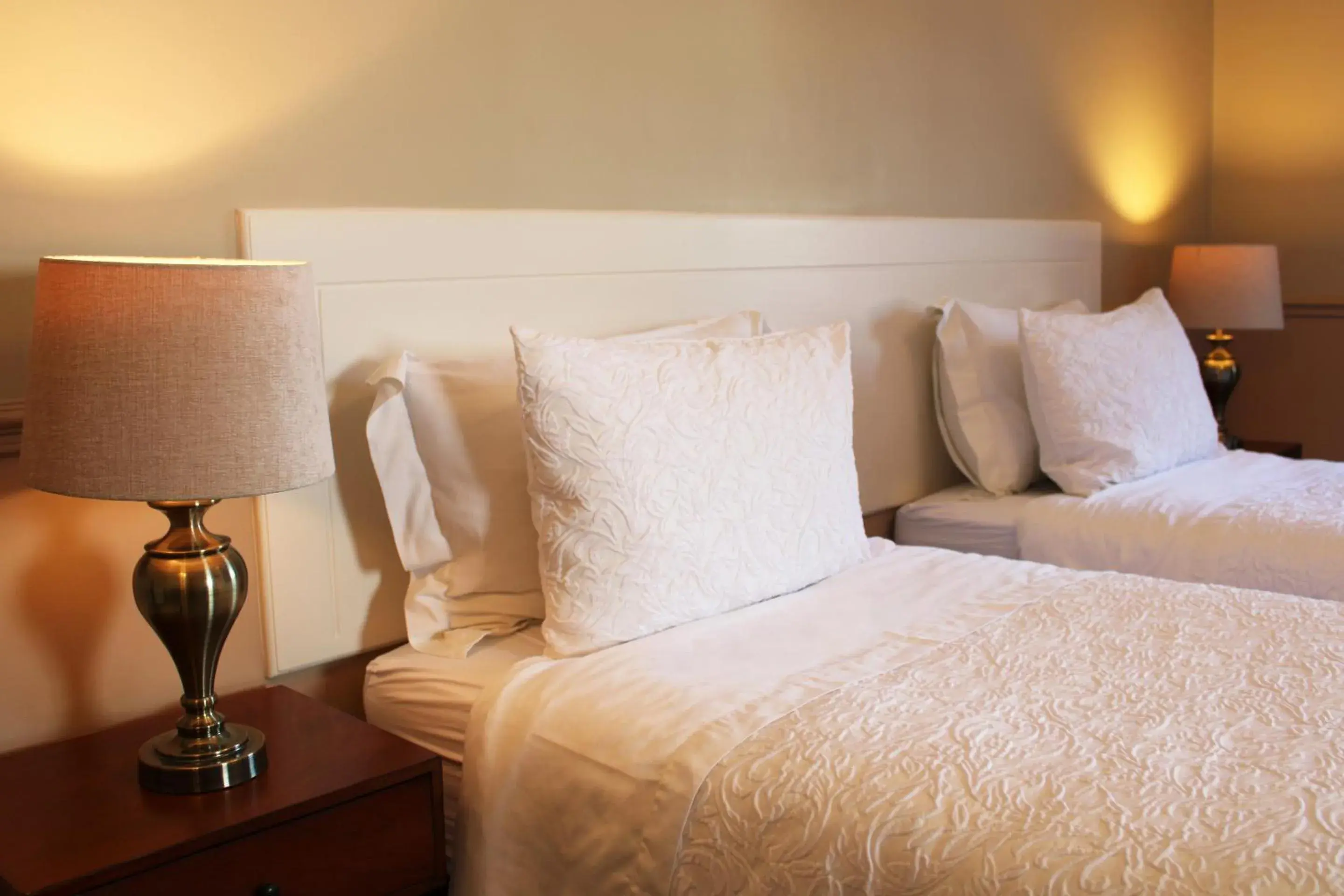 Twin Room with Shower - single occupancy in Carnalbanagh House Twin Room with Shower - single occupancy in Carnalbanagh House