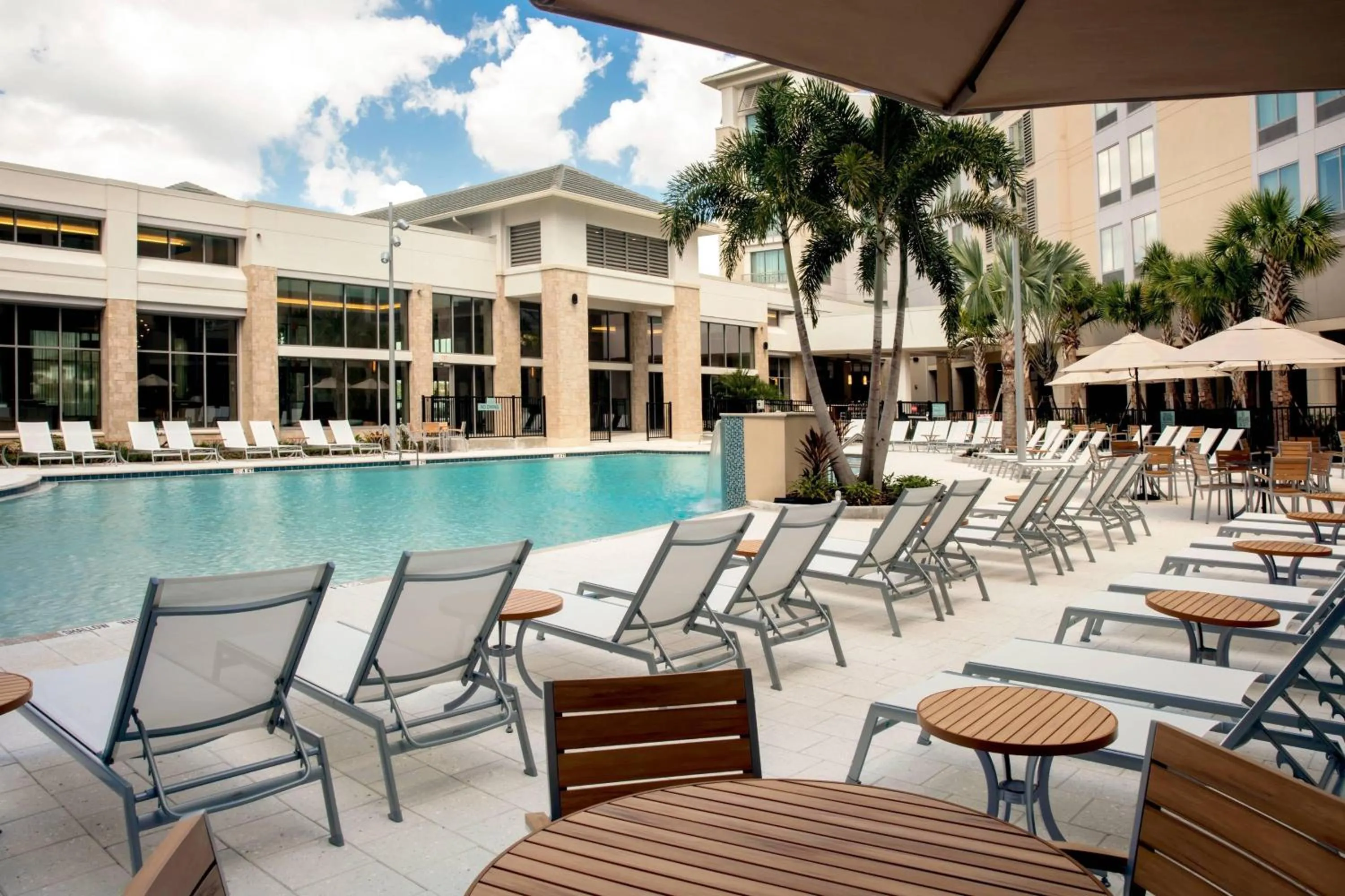 Swimming pool in SpringHill Suites by Marriott Orlando Theme Parks Lake Buena Vista