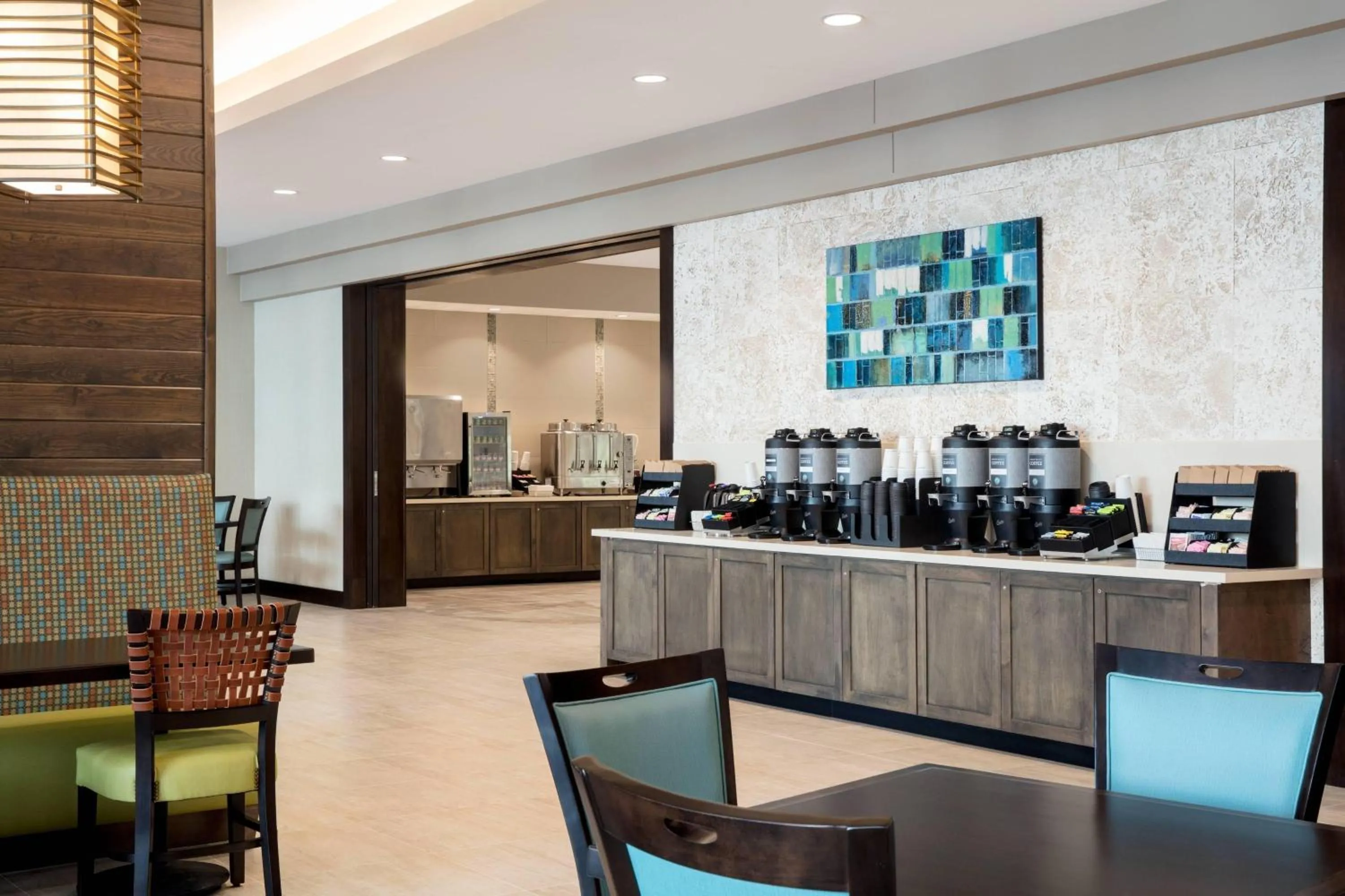 Restaurant/places to eat in SpringHill Suites by Marriott Orlando Theme Parks Lake Buena Vista