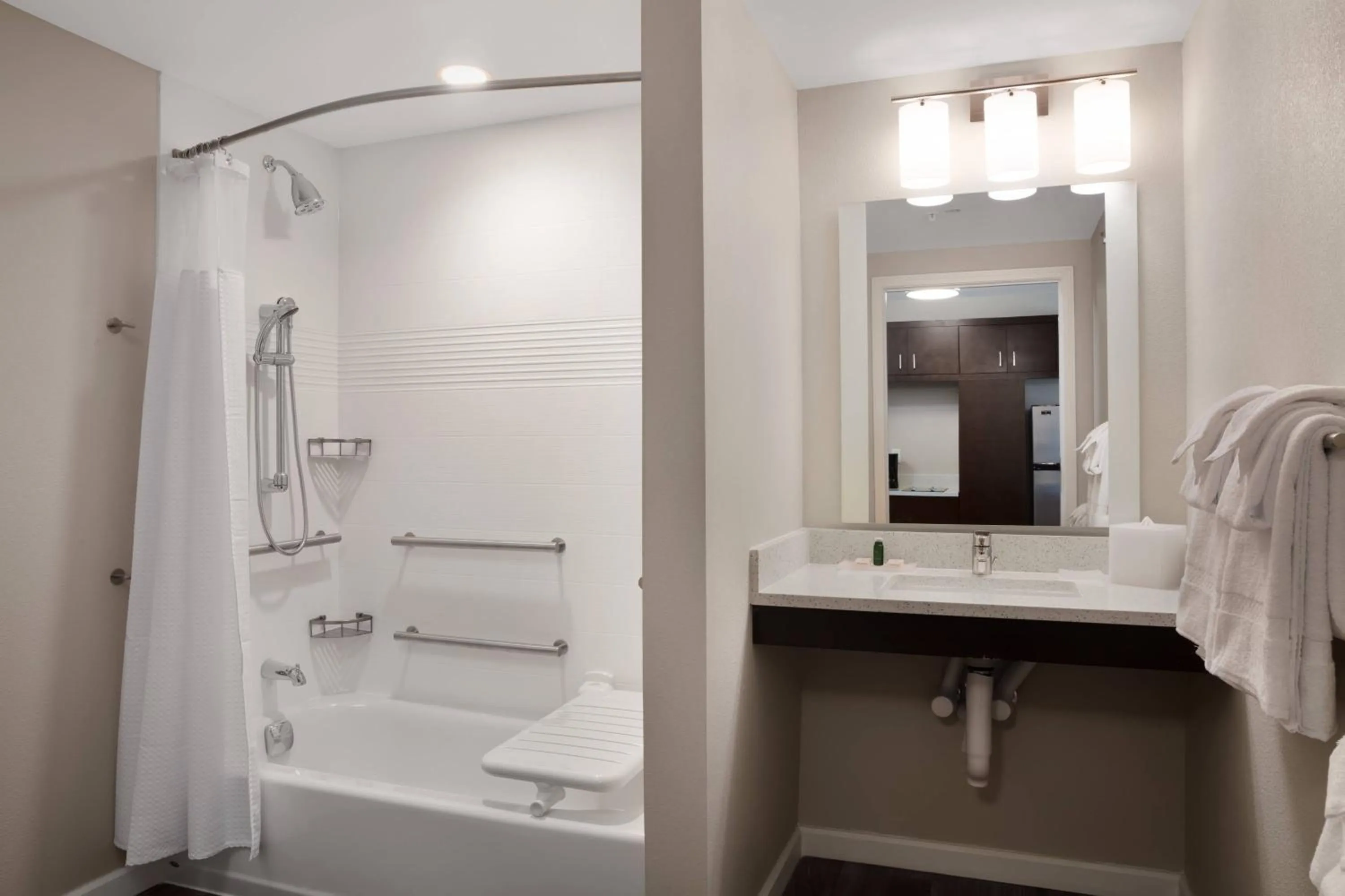 Bathroom in SpringHill Suites by Marriott Orlando Theme Parks Lake Buena Vista