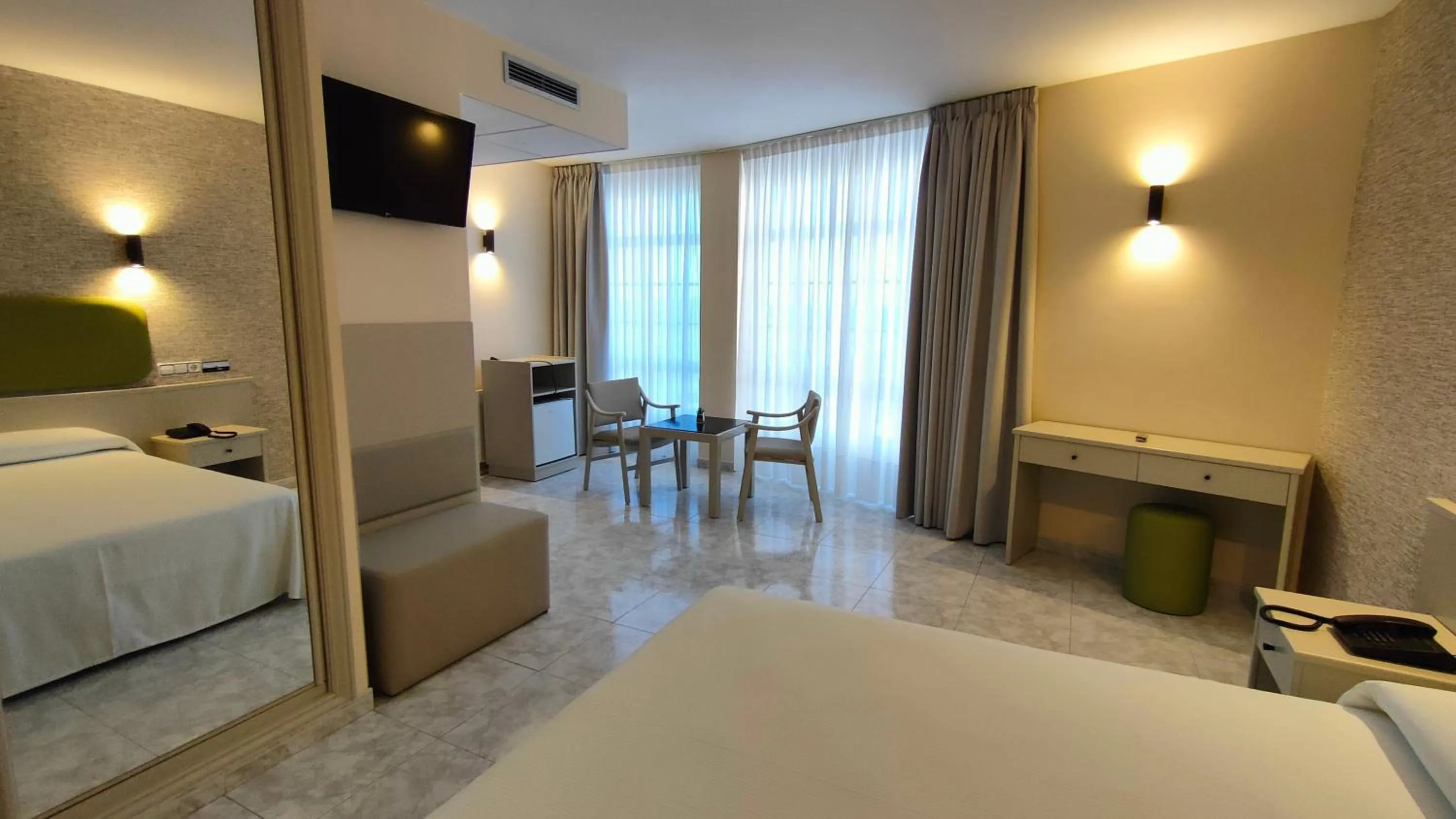 Bedroom, Bed in Hotel Nuevo Lanzada