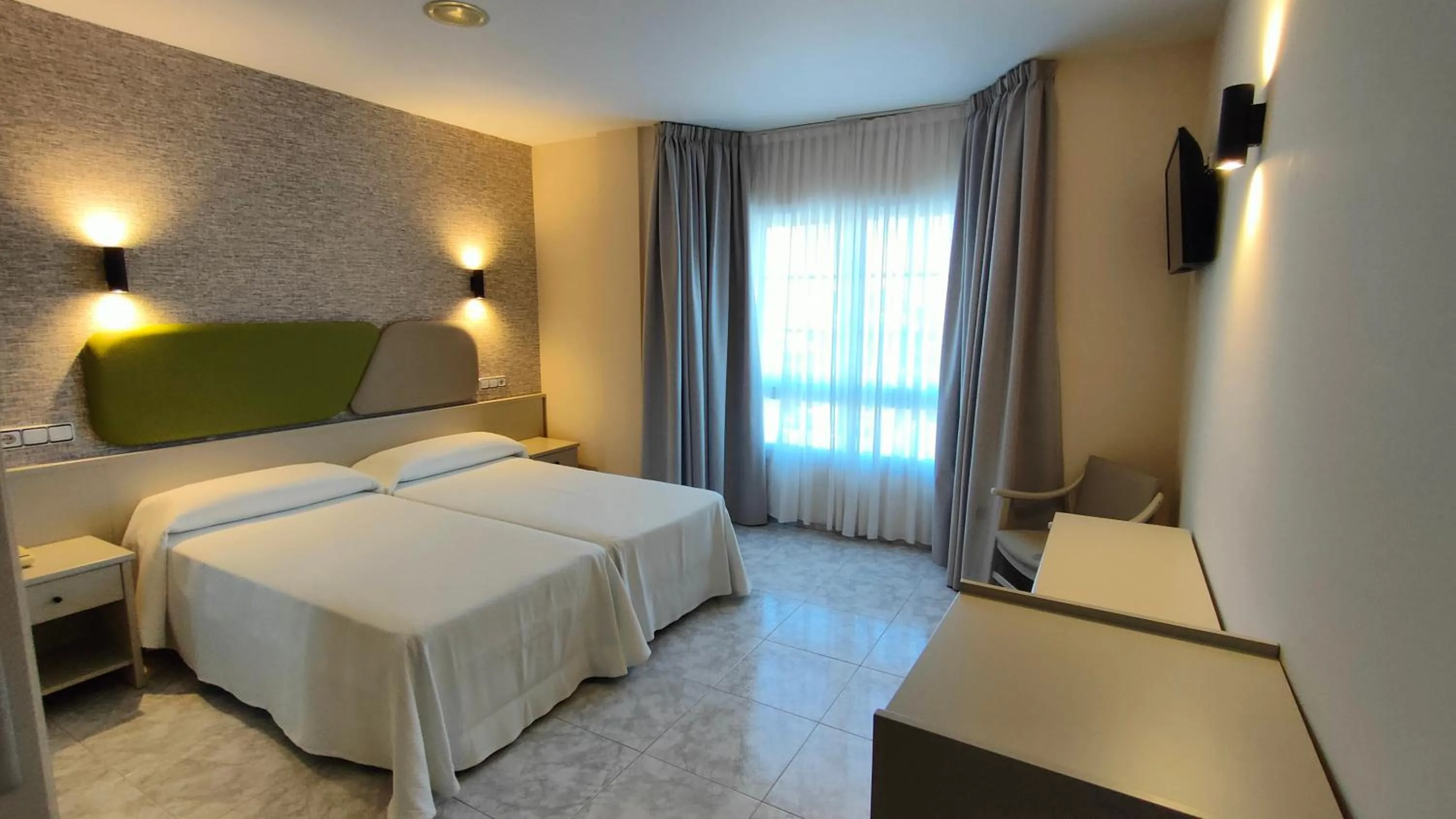 Bedroom, Bed in Hotel Nuevo Lanzada