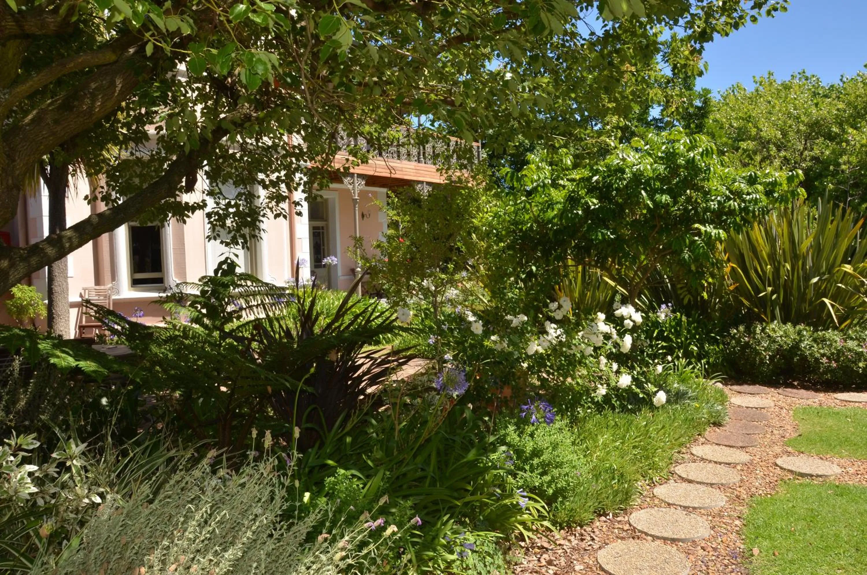 Garden in Medindi Manor