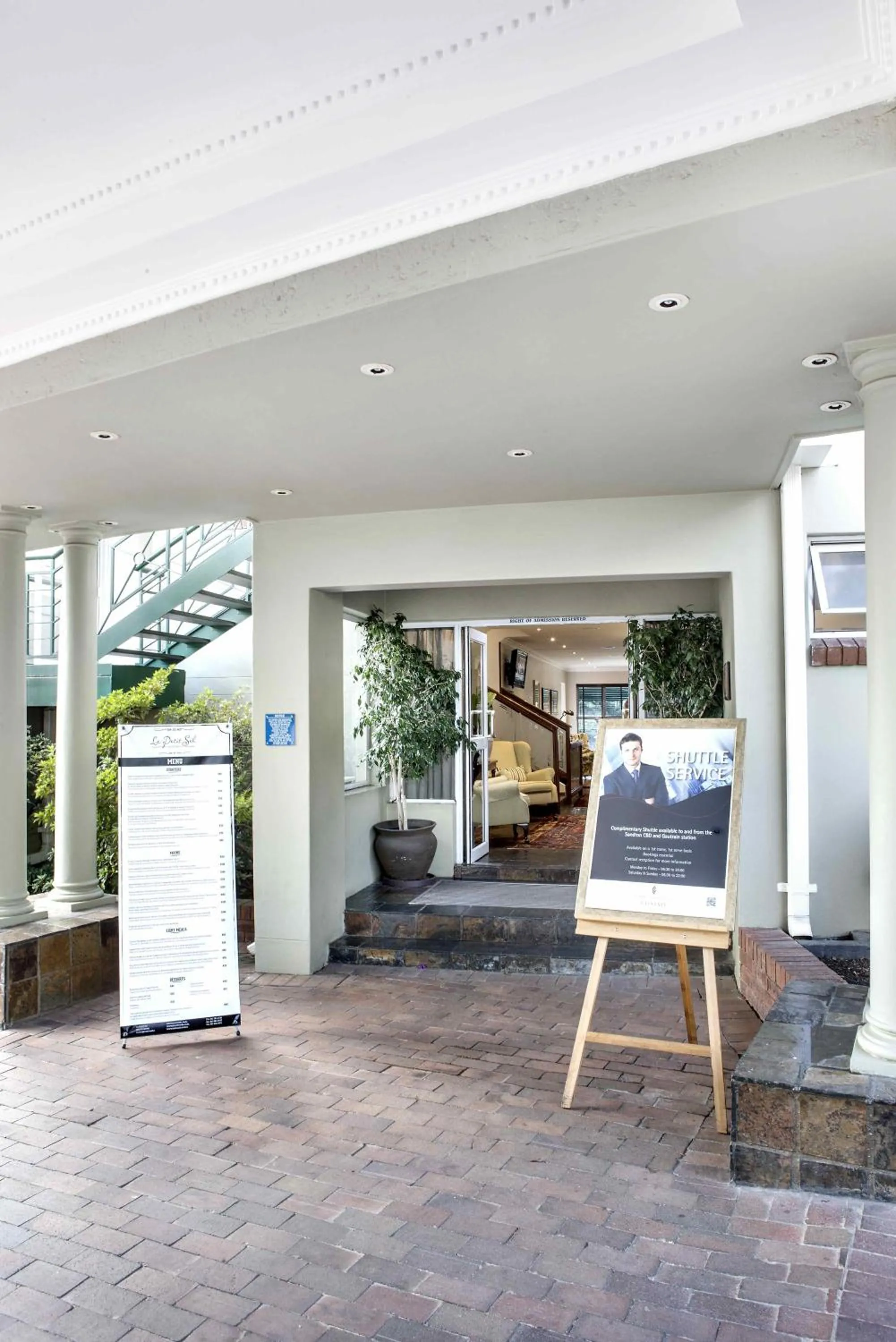 Facade/entrance in Premier Hotel Falstaff