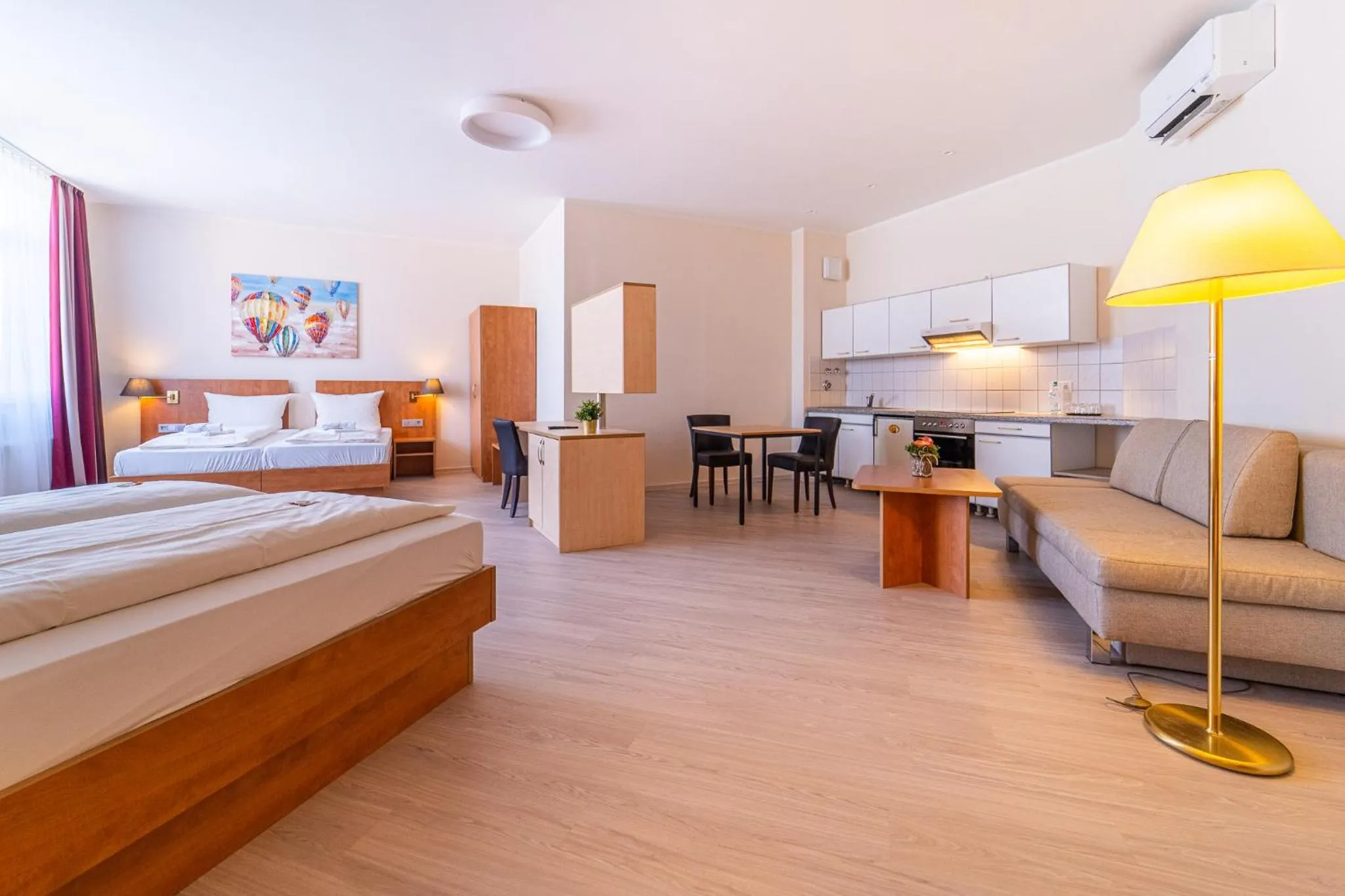 Photo of the whole room, Bed in Best Western Hotel Dreiländerbrücke Weil am Rhein / Basel