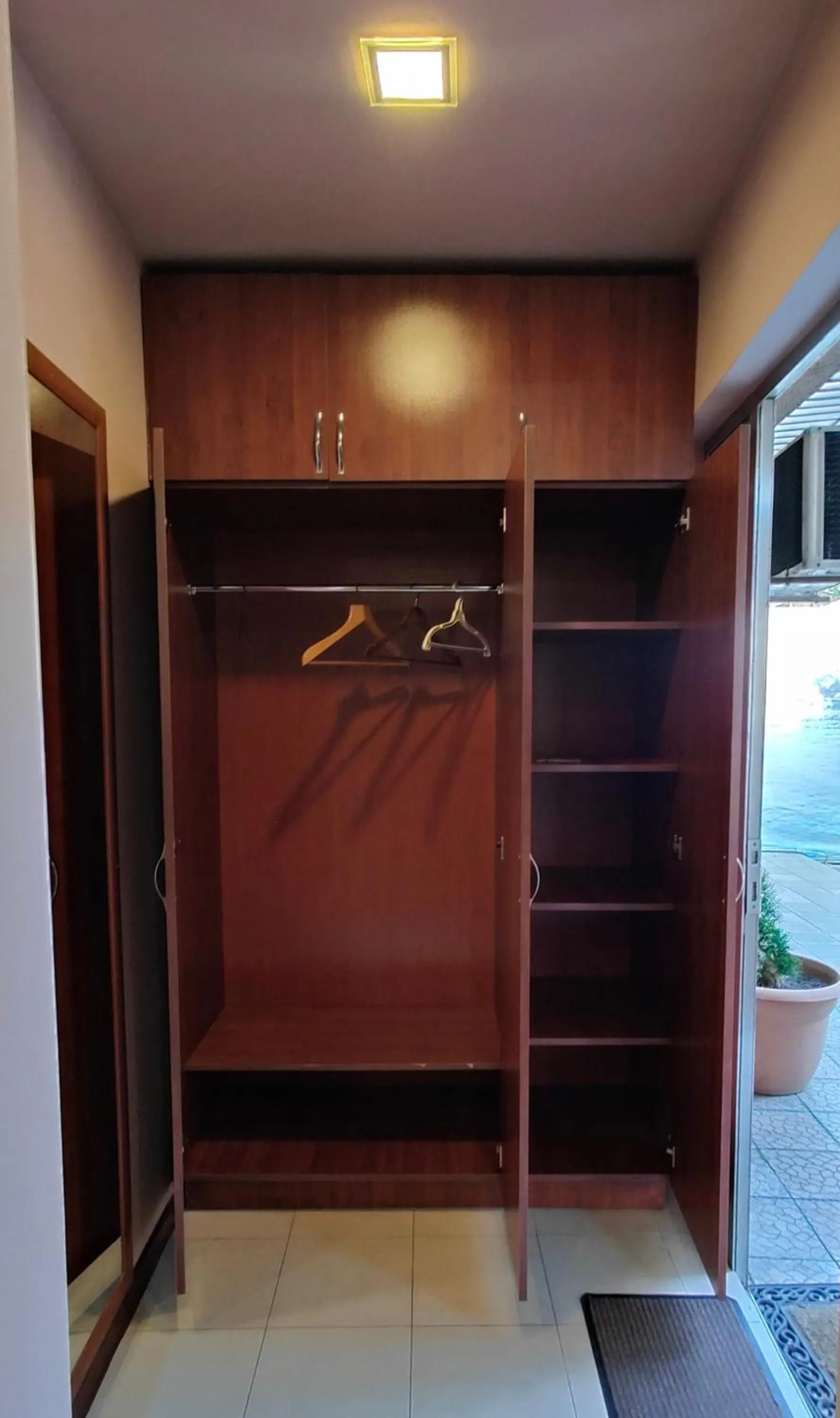 wardrobe in Areg Hotel