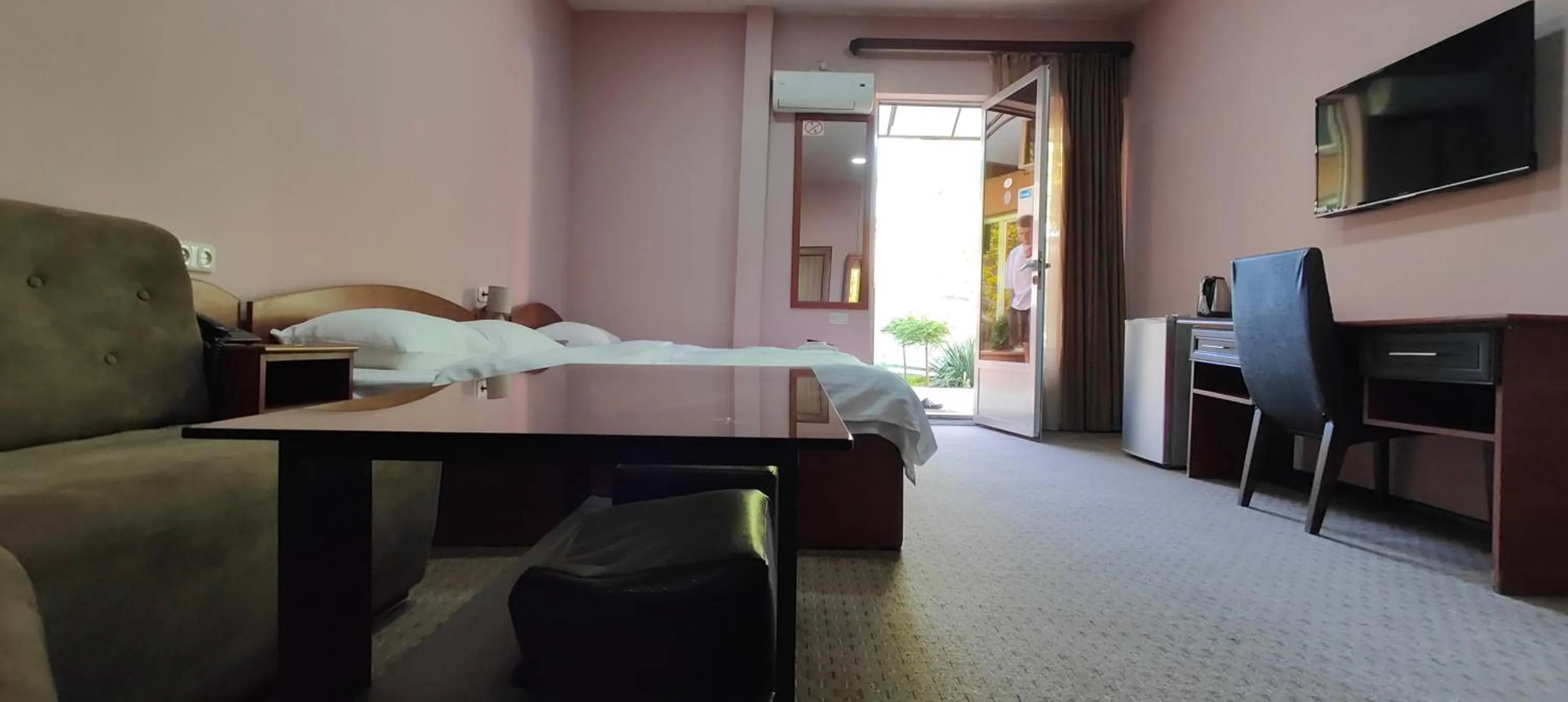 Photo of the whole room, Bed in Areg Hotel