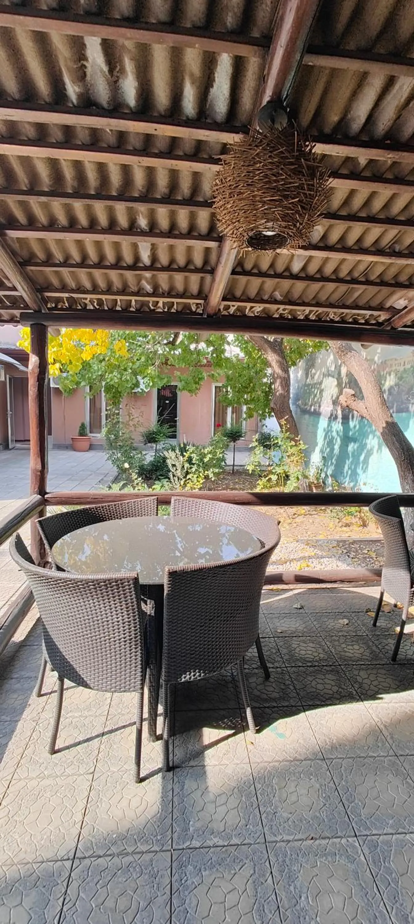 Area and facilities in Areg Hotel